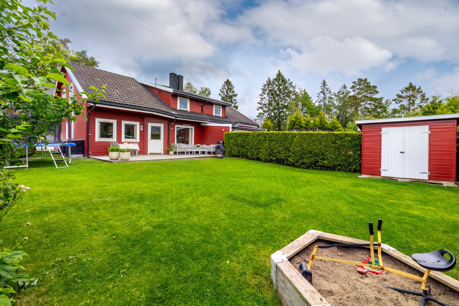 Hagen har rikelig med plass til både lek og rekreasjon. Galleribilde