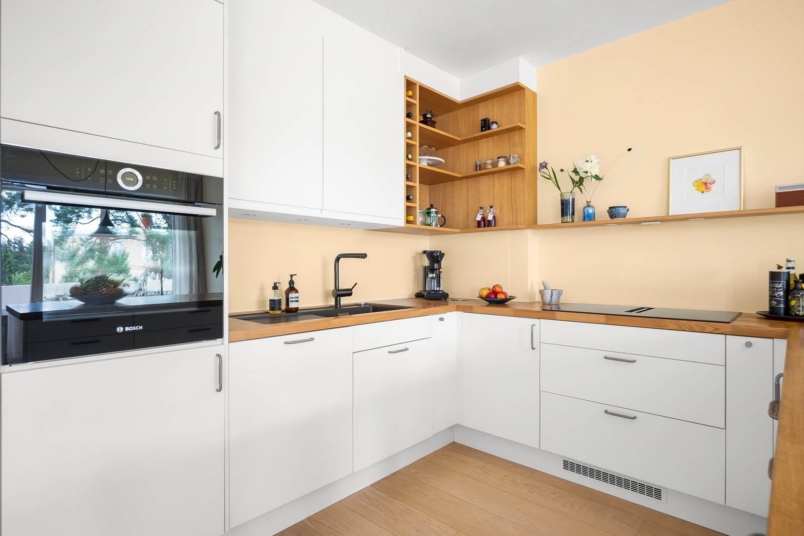 Det er også installert komfyrvakt og lekkkasjestopper Galleribilde