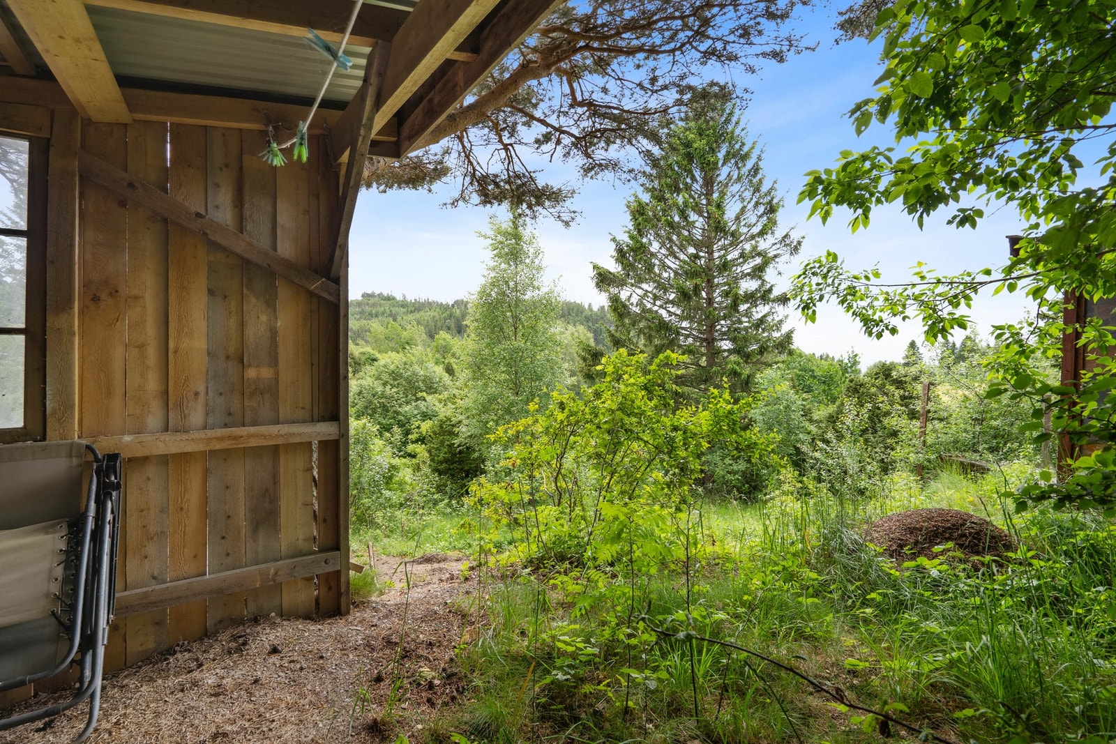 Beliggenheten gir muligheter for mange friluftsaktiviteter samtidig som du har kort vei til Stjørdal sentrum med gode fasiliteter. Galleribilde