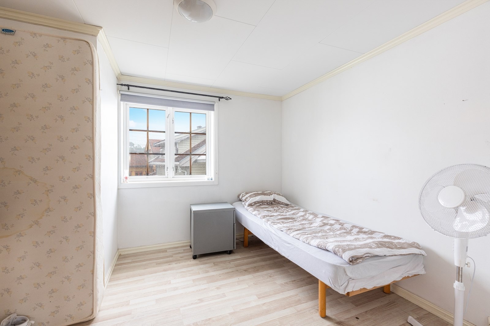 Denne boenheten har også to soverom, hvor det ene ligger ved entré og det andre med tilkomst fra stuen. Galleribilde