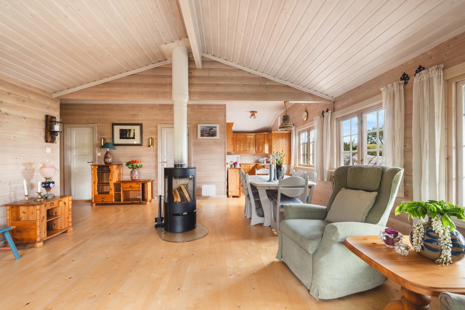 Vedovnen sørger for god oppvarming Galleribilde