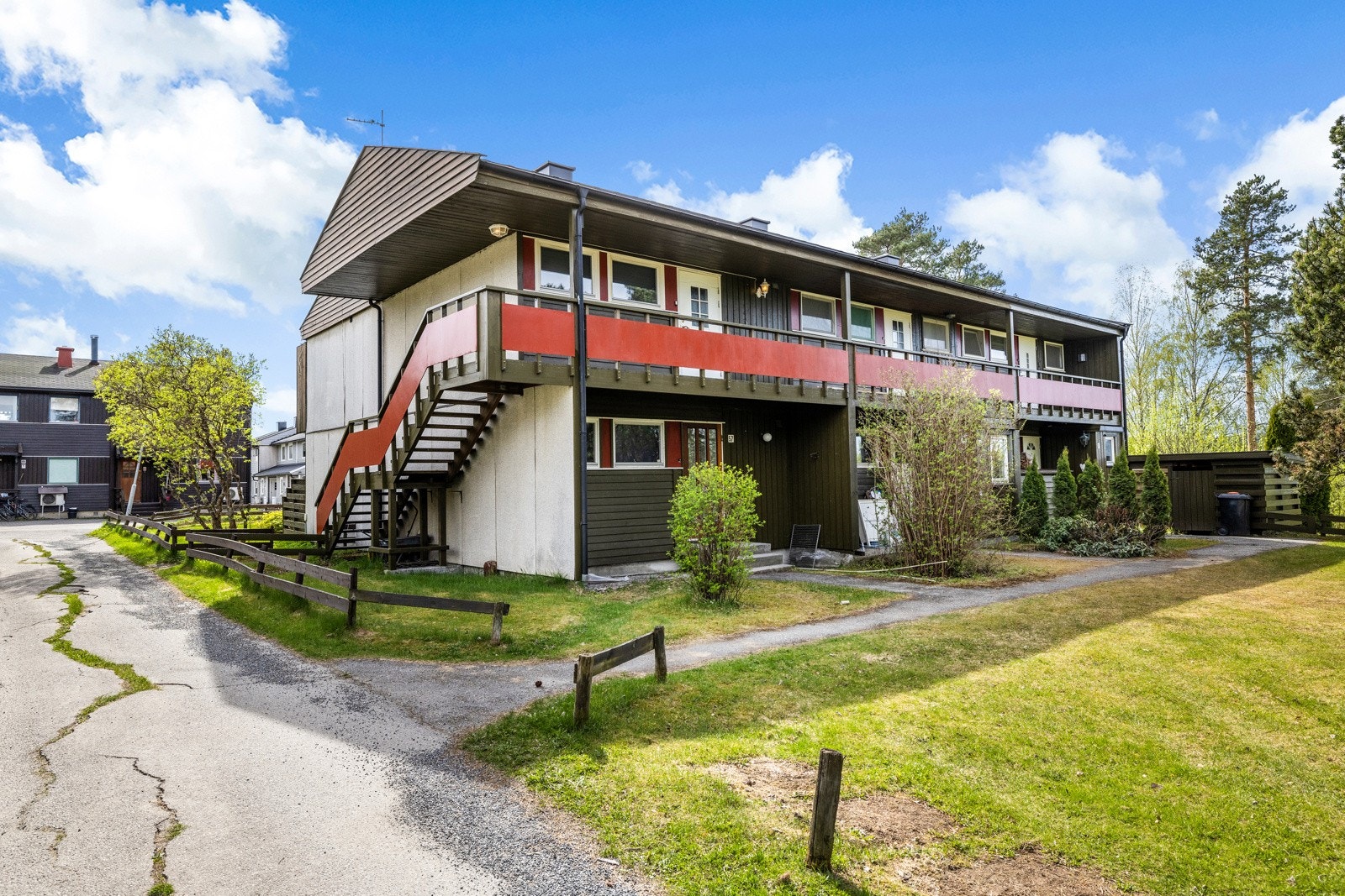 Leiligheten ligger fint til bakerst i feltet. Galleribilde