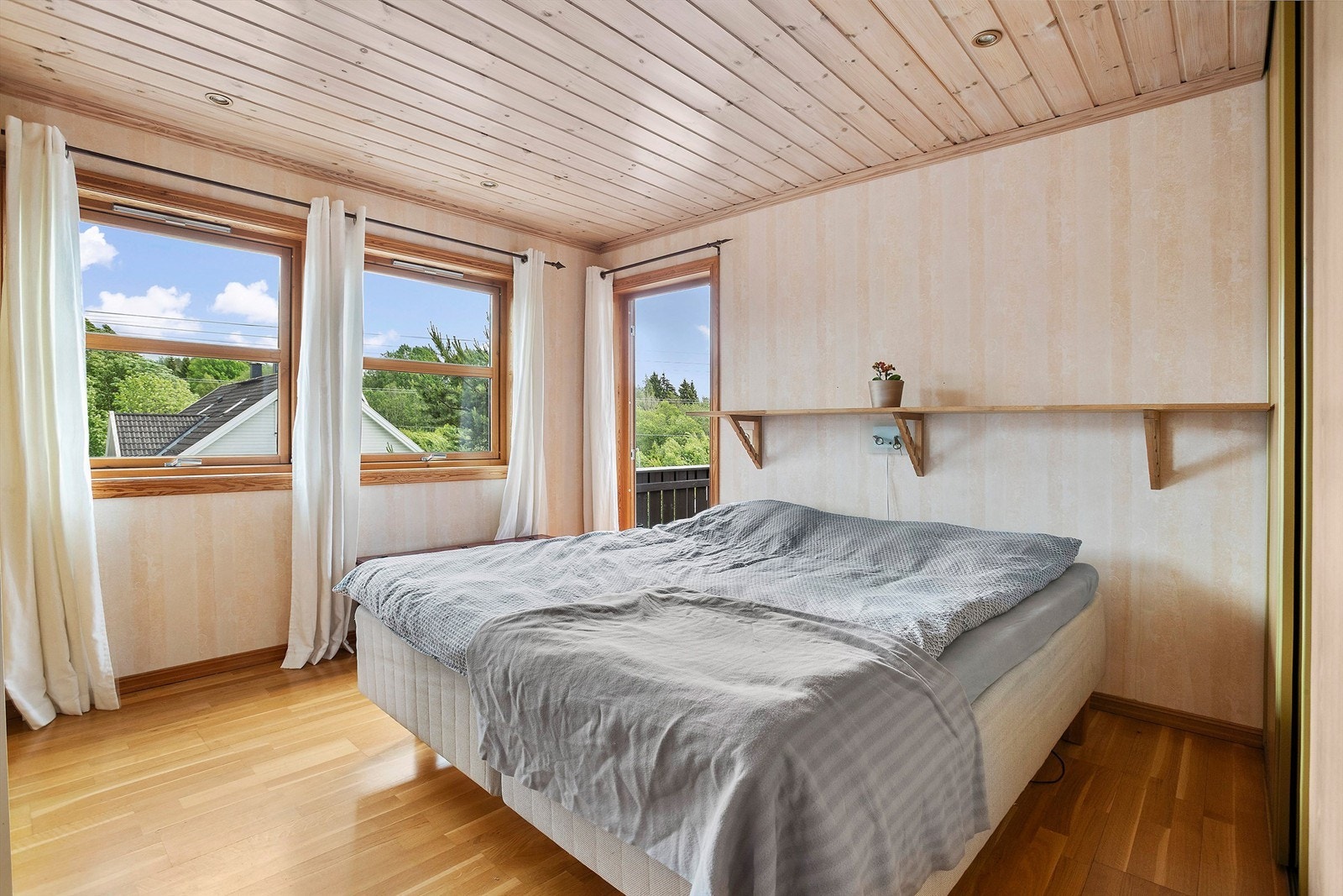 Master soverom 1. etasje Galleribilde