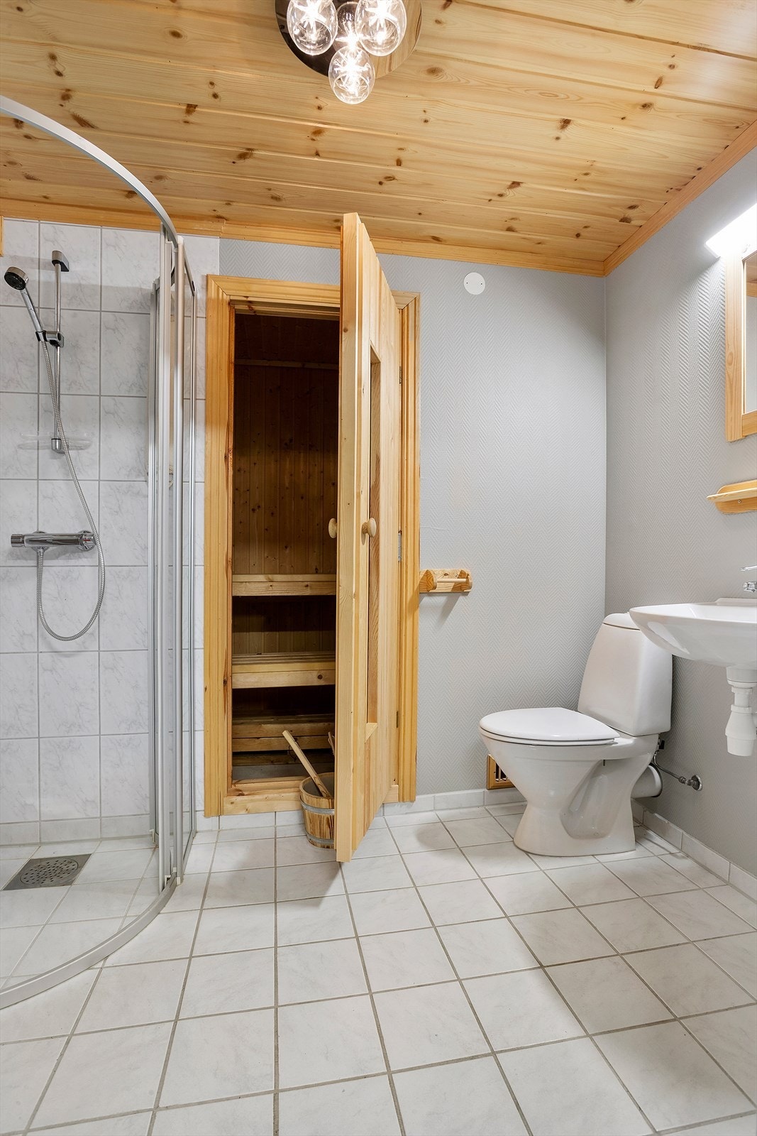 Bad underetasje Galleribilde