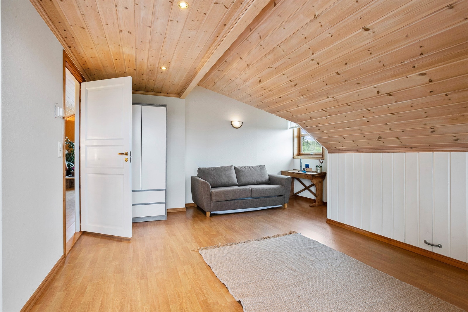 Soverom loftsetasje Galleribilde