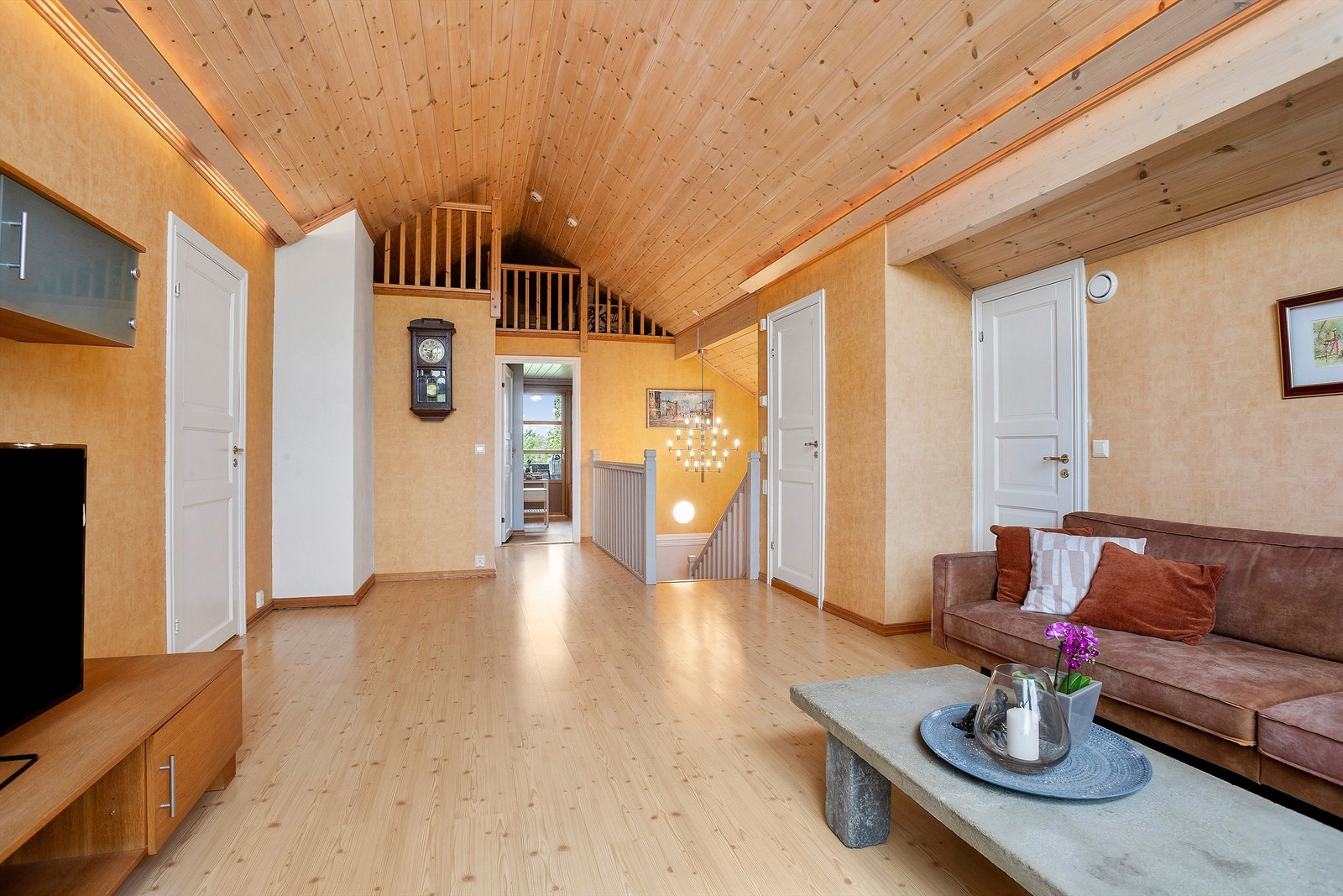 Loftstue med hems Galleribilde