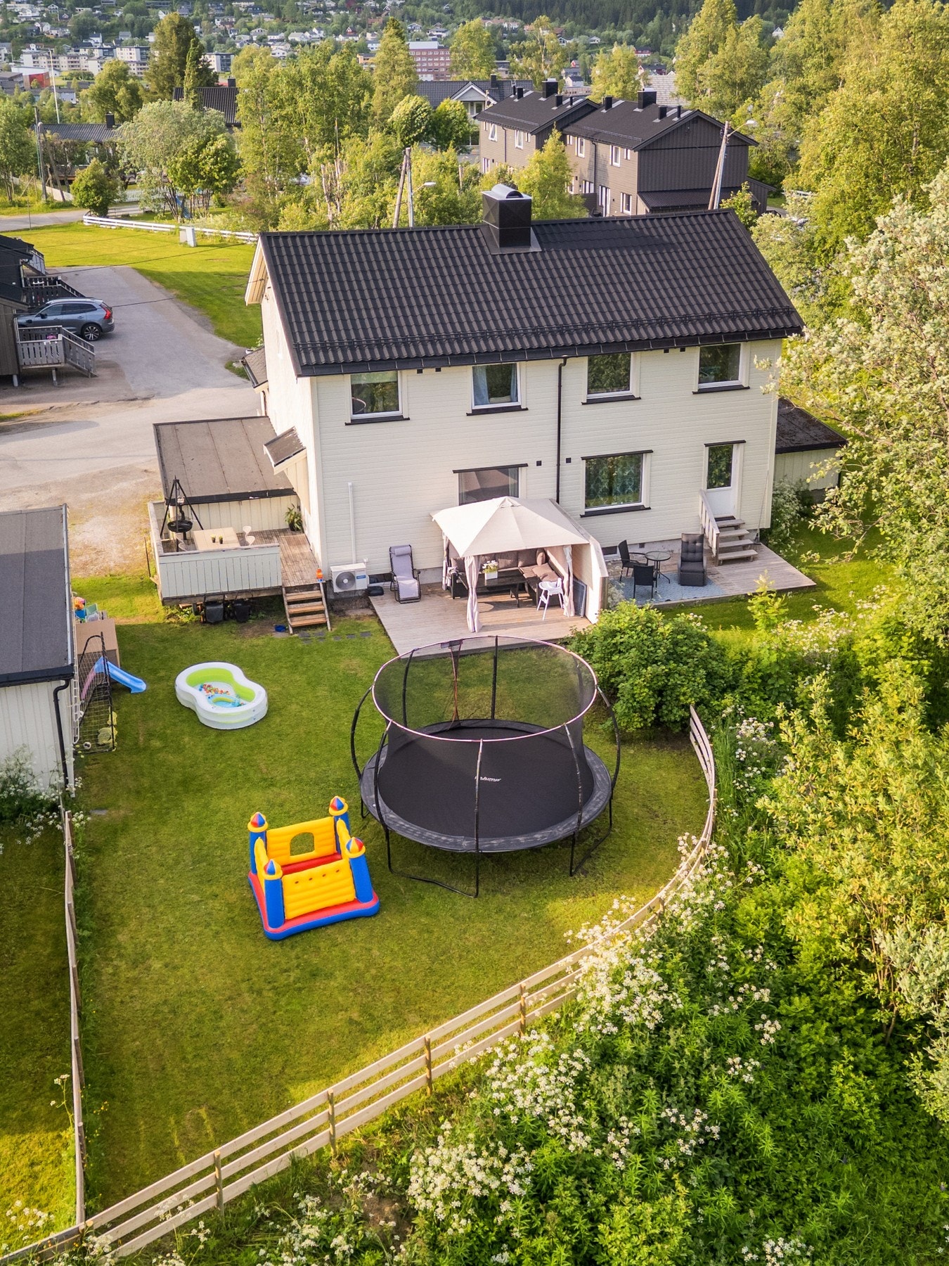 Oversiktsbilde av eiendommen Galleribilde