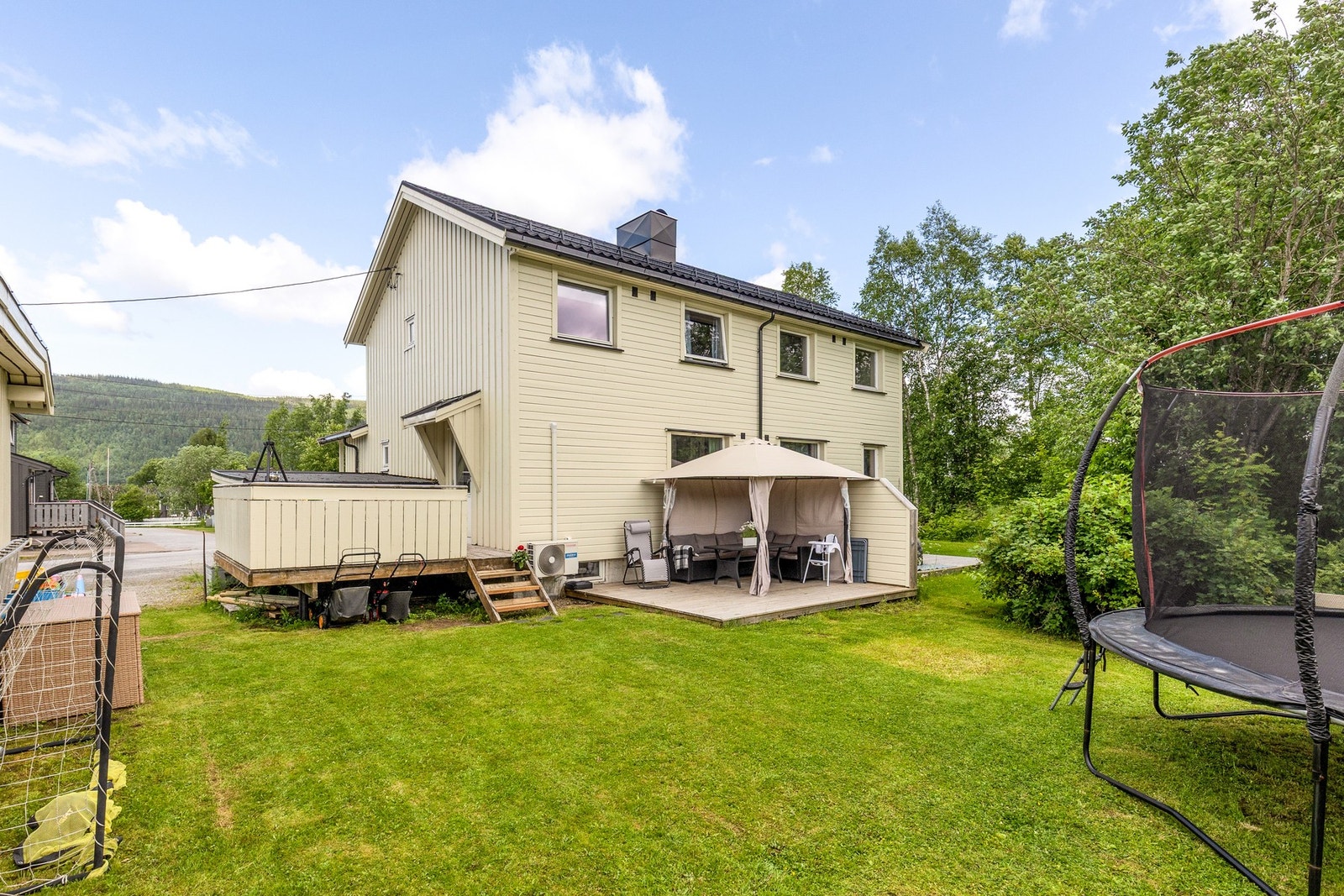 Med flere uteplasser får man gode solforhold gjennom hele dagen Galleribilde