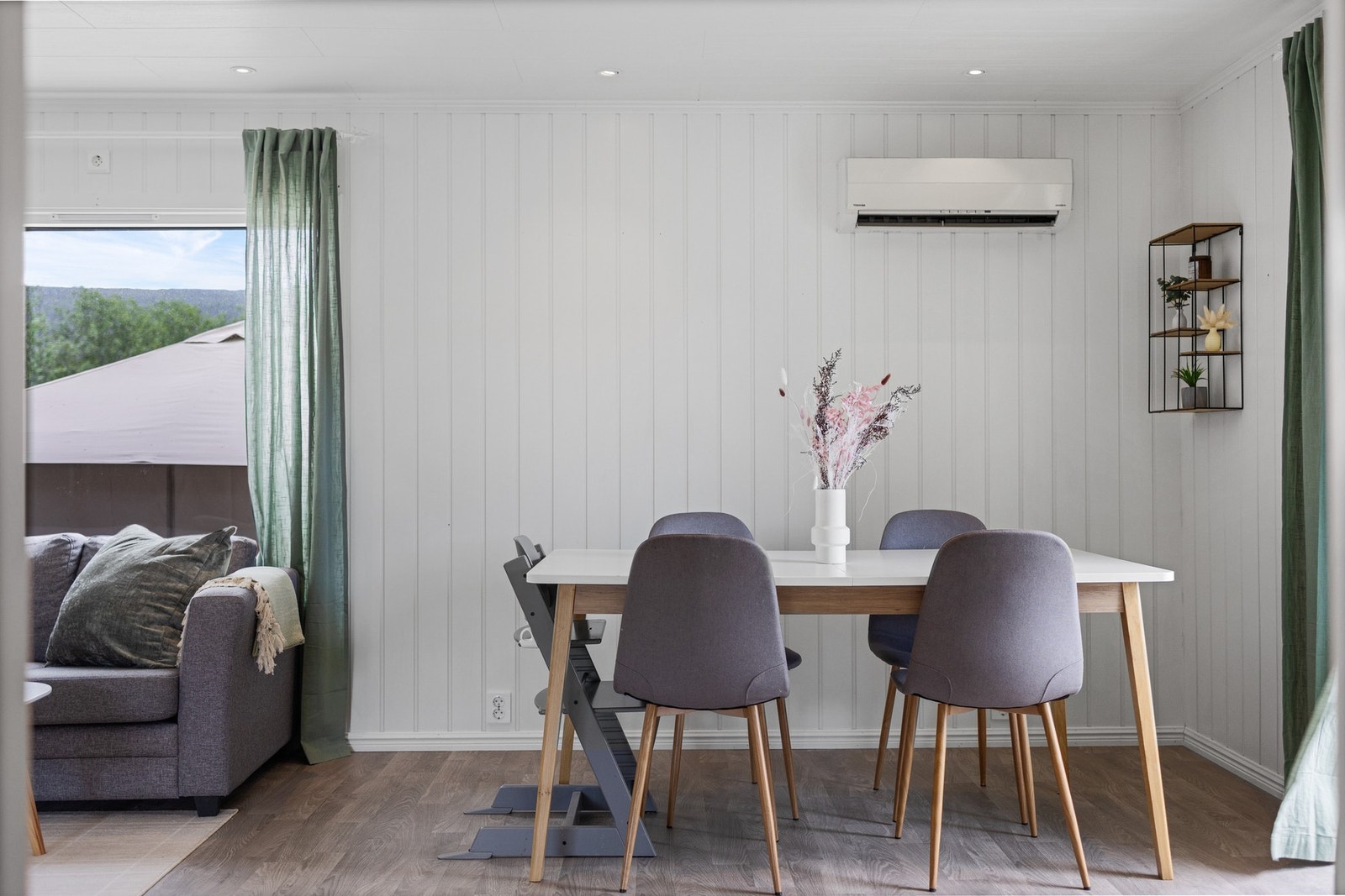 God plass til spisebord Galleribilde