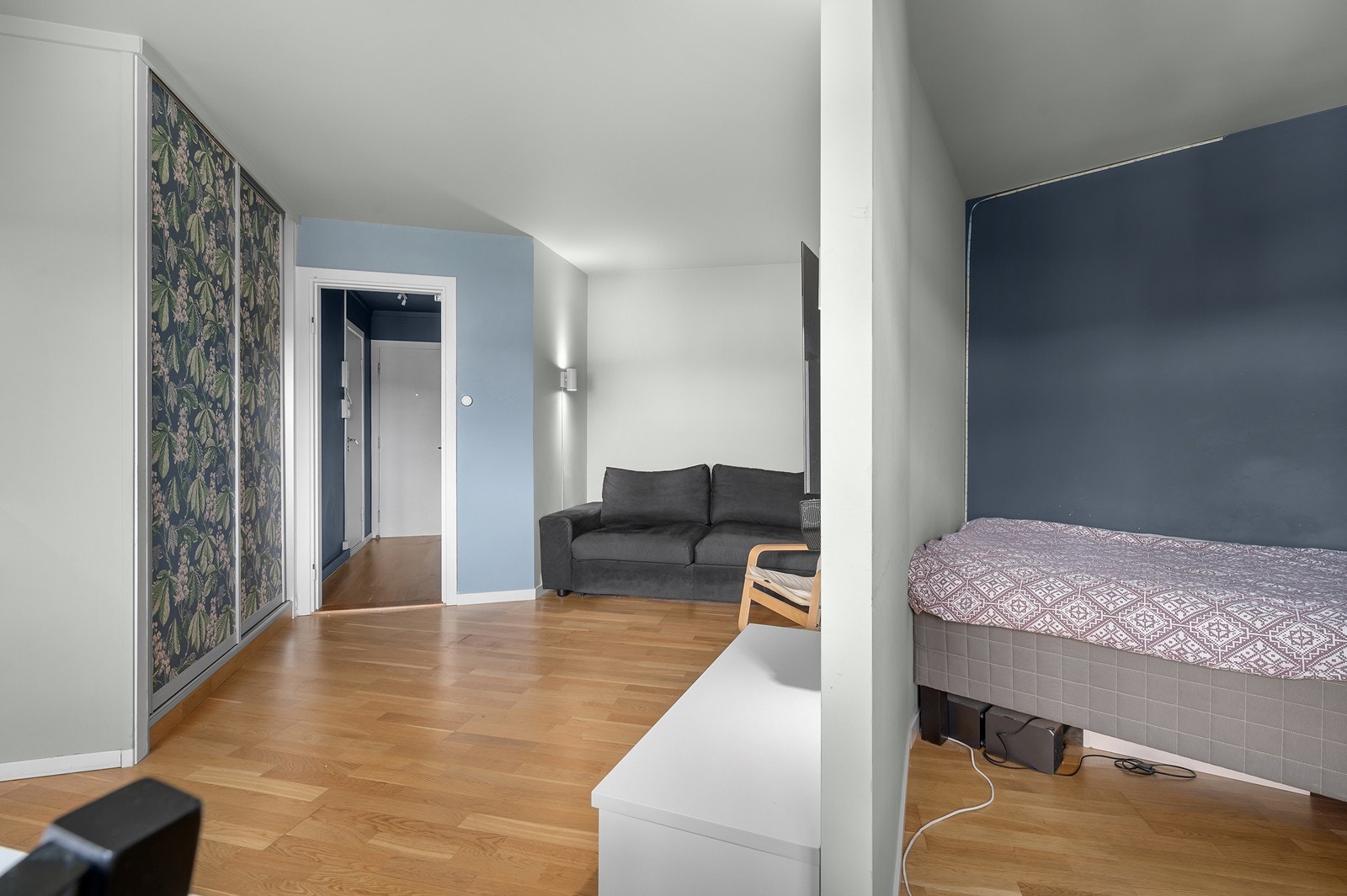 Alkove med plass til seng og garderobe. Galleribilde