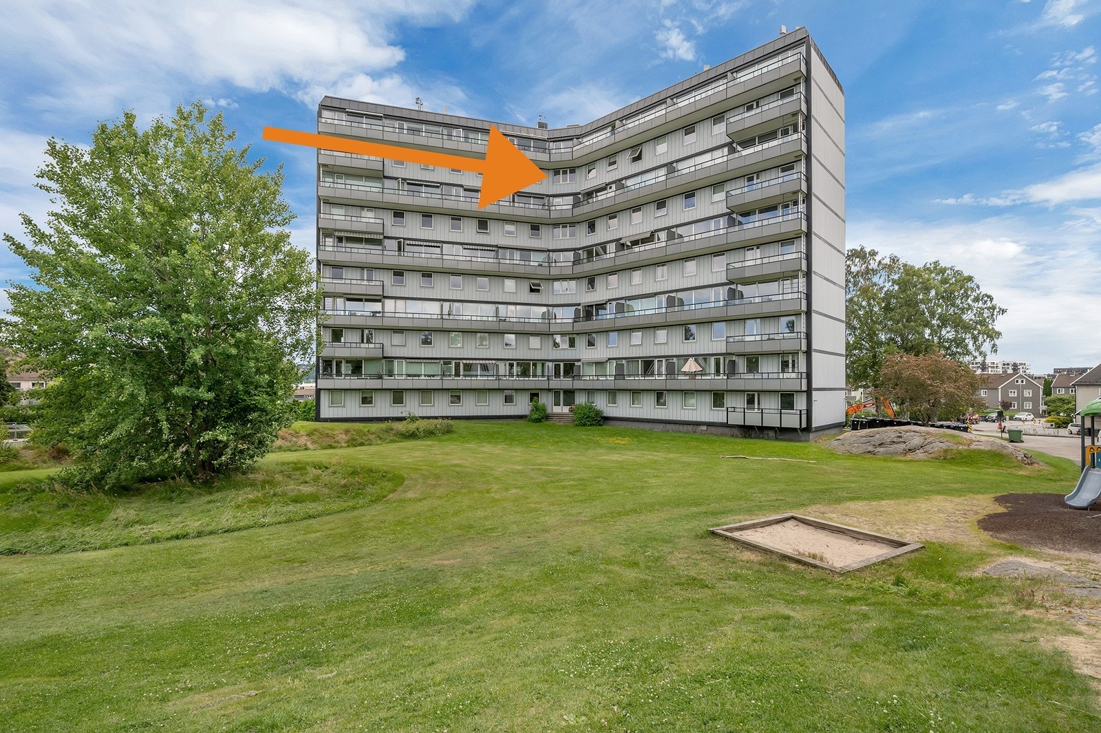 En flott leilighet beliggende i 9. etasje med herlig utsikt over Lund! Heis i bygget. Galleribilde