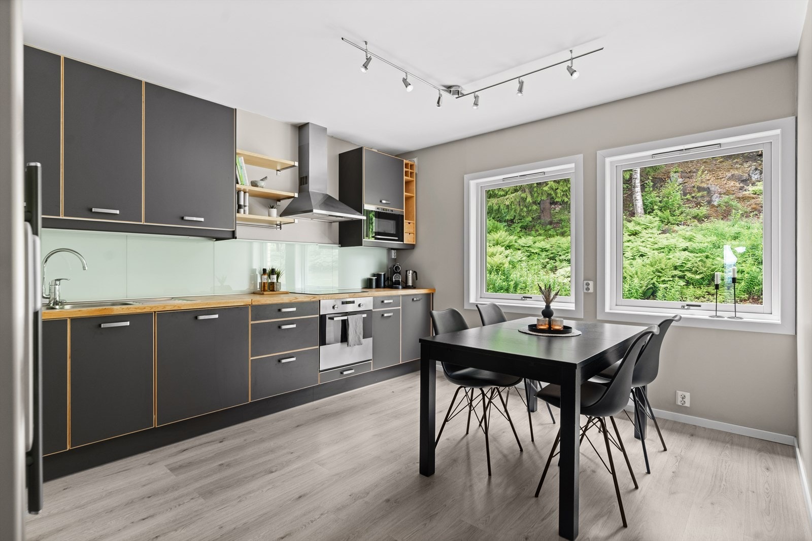 Velkommen til Blomstervegen 31D, presentert av lokalmegler Malin Goa v/Nordvik Lillestrøm! Galleribilde