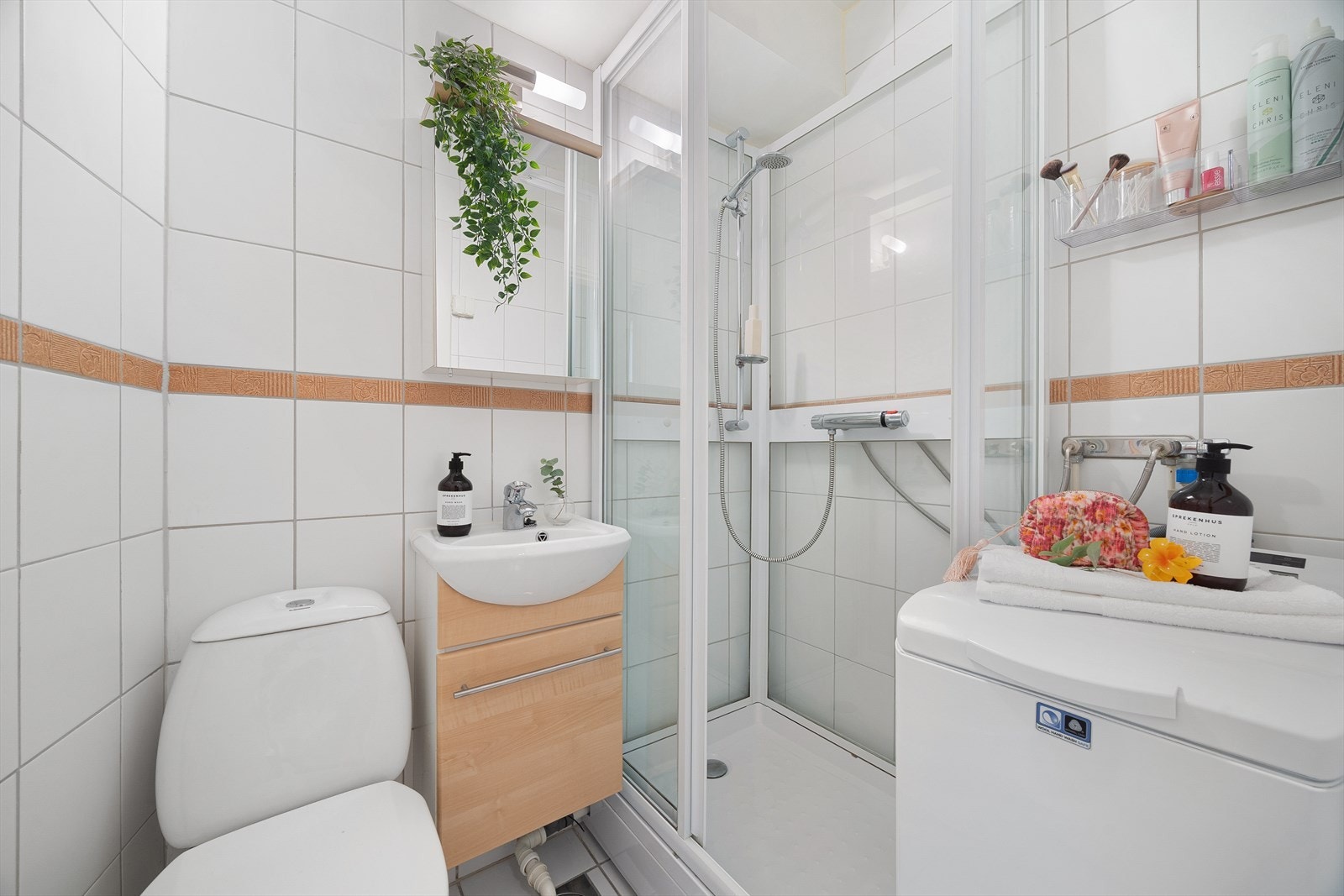 Badet ble sist tatt av borettslaget i 1997. Da ble også soil tatt Galleribilde