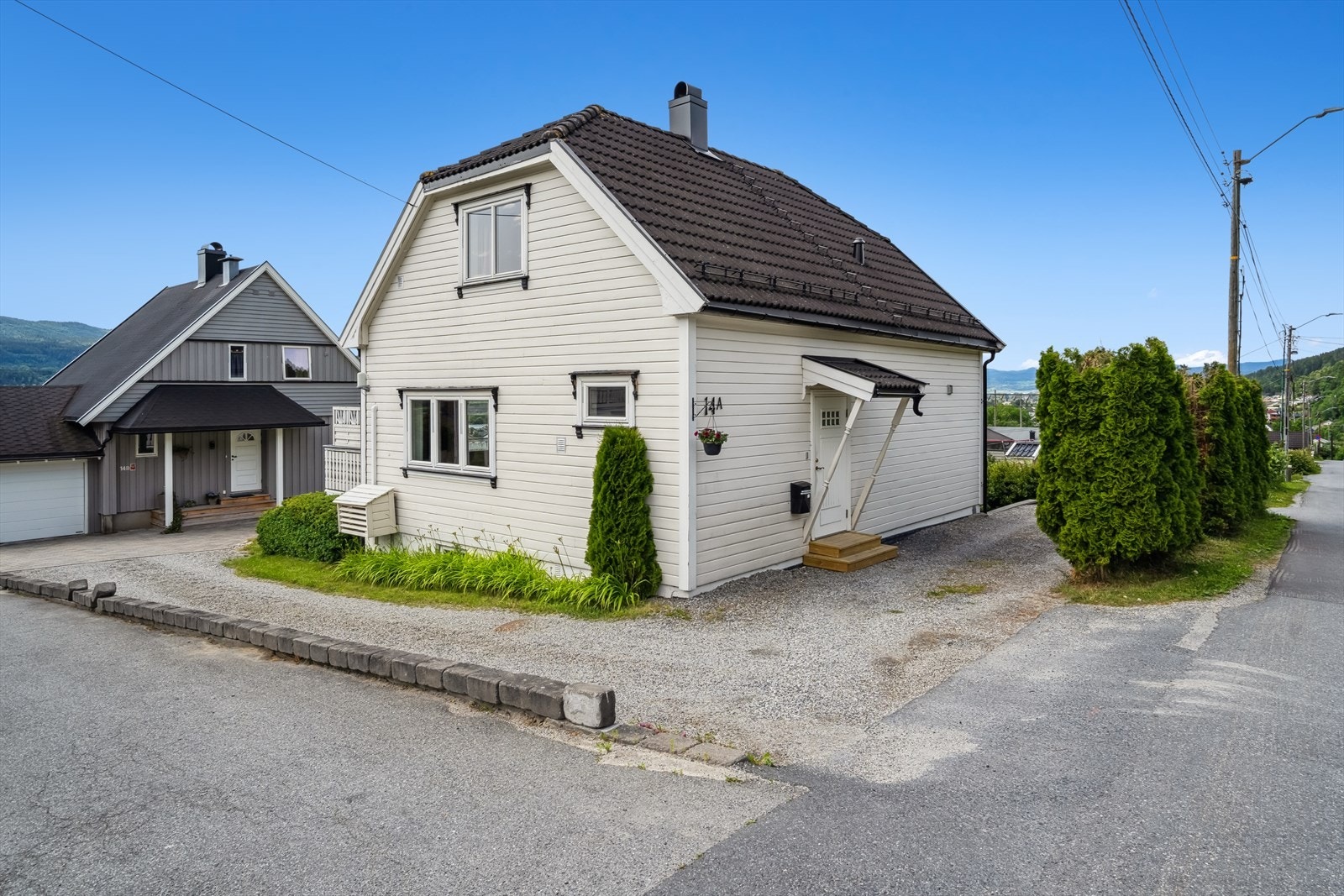 Sjarmerende eiendom oppført i 1927 med godt vedlikehold og modernisering oppgjennom årene Galleribilde