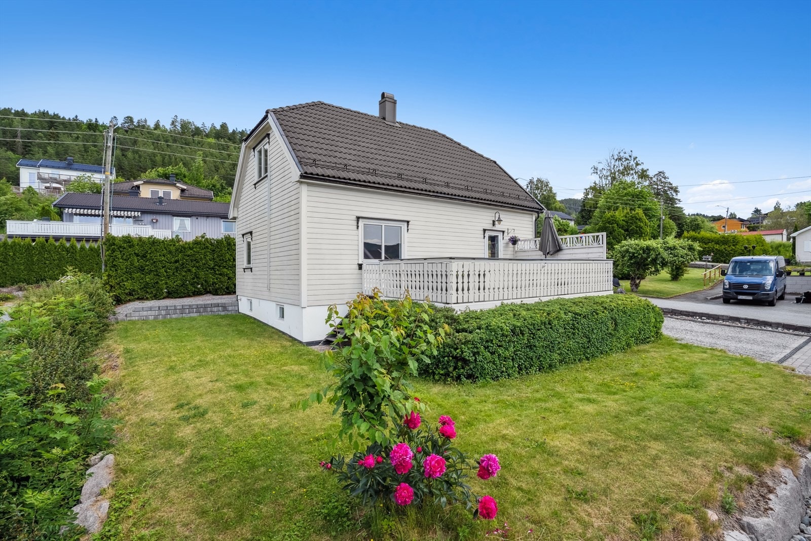 Velkommen til Lindeveien 14A, presentert av Kari-Anne Haugan for DNB Eiendom. Galleribilde