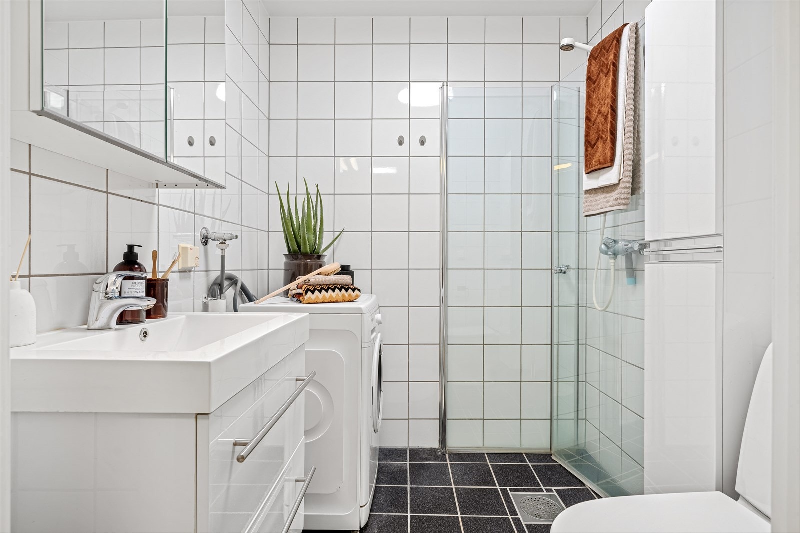 Bad med behagelig varme i gulv. Galleribilde