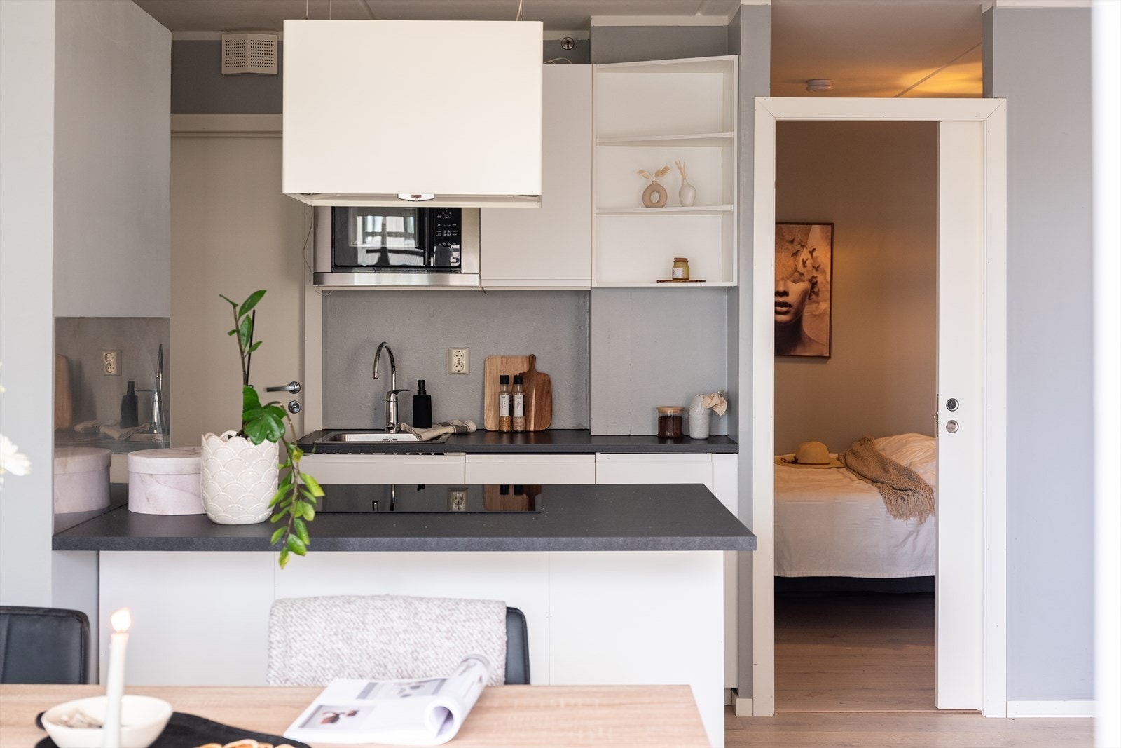 Stue og kjøkken måler hele 21m². Galleribilde