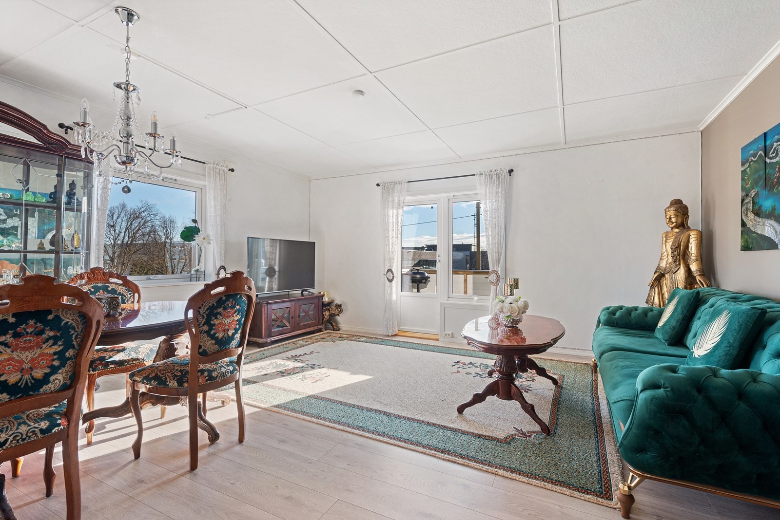 Strøken 2-roms andelsleilighet i 2.etasje med solrik balkong og flott utsikt! Galleribilde