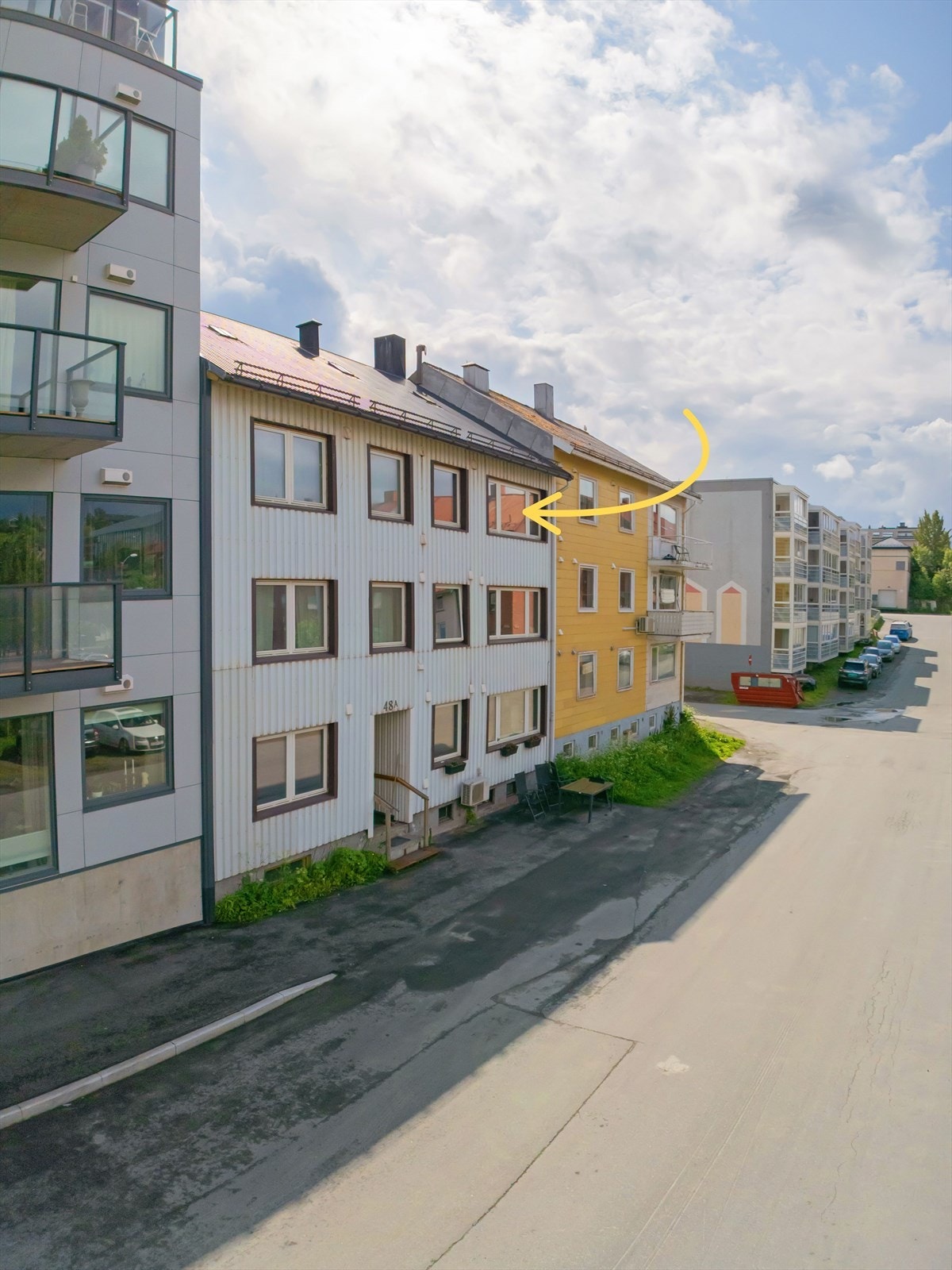 Dersom man har bil, er det parkering i offentlig gate Galleribilde