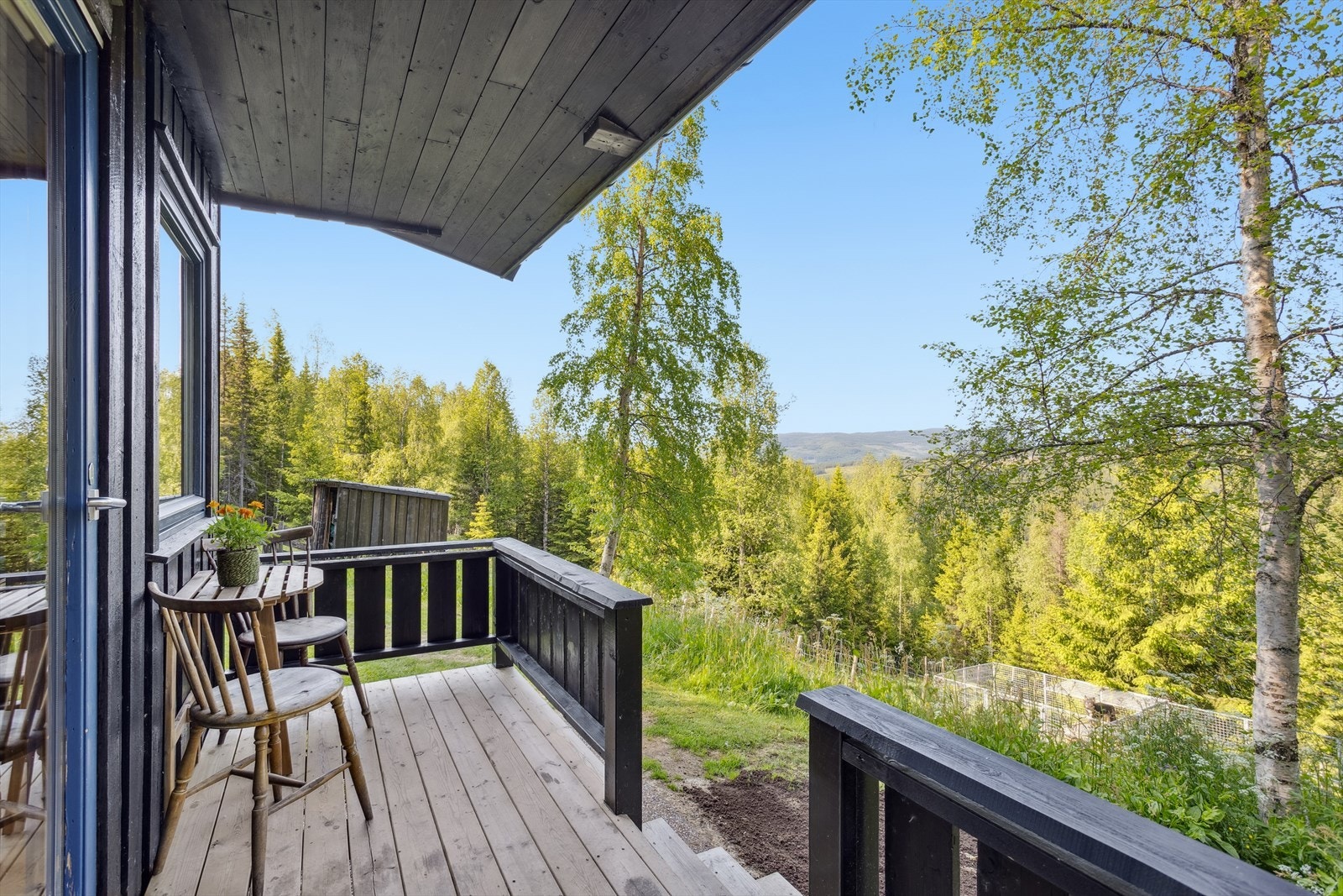 Hytta befinner seg i et område som tilbyr en rolig og landlig atmosfære Galleribilde