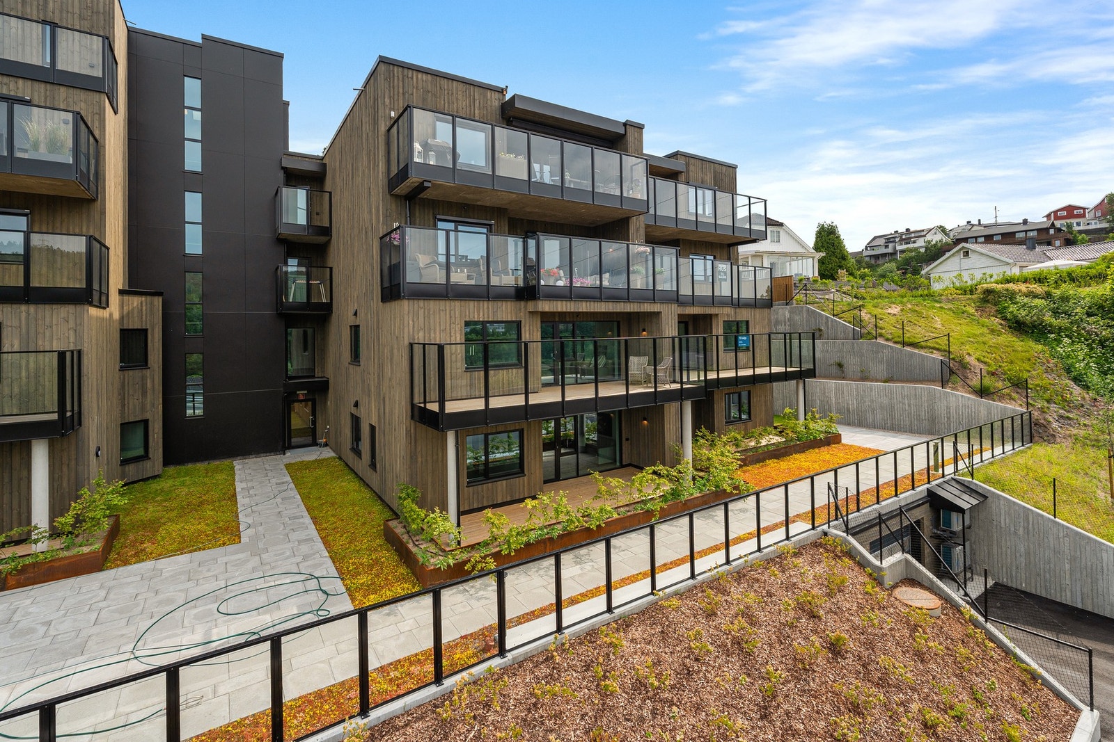 Attraktiv beliggenhet med gode solforhold, moderne, ny og moderne selveier Galleribilde