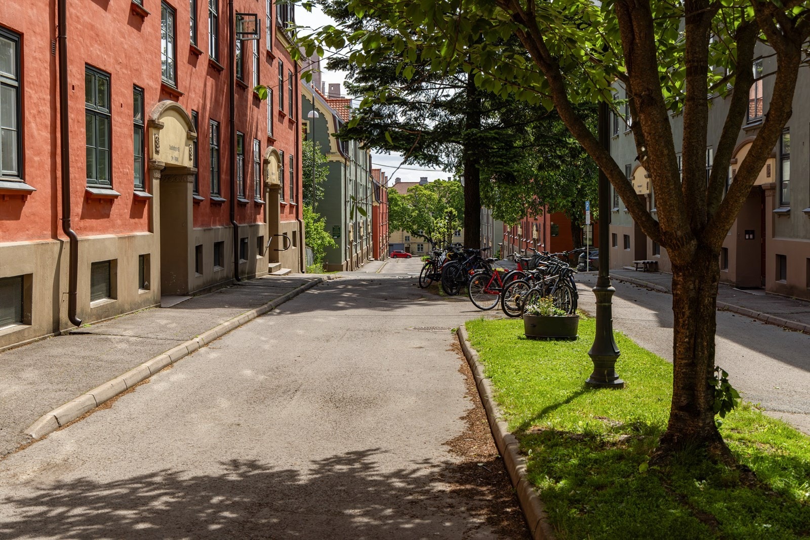 Leiligheten ligger i hjertet av Sagene og omringes av vakre bygårder Galleribilde