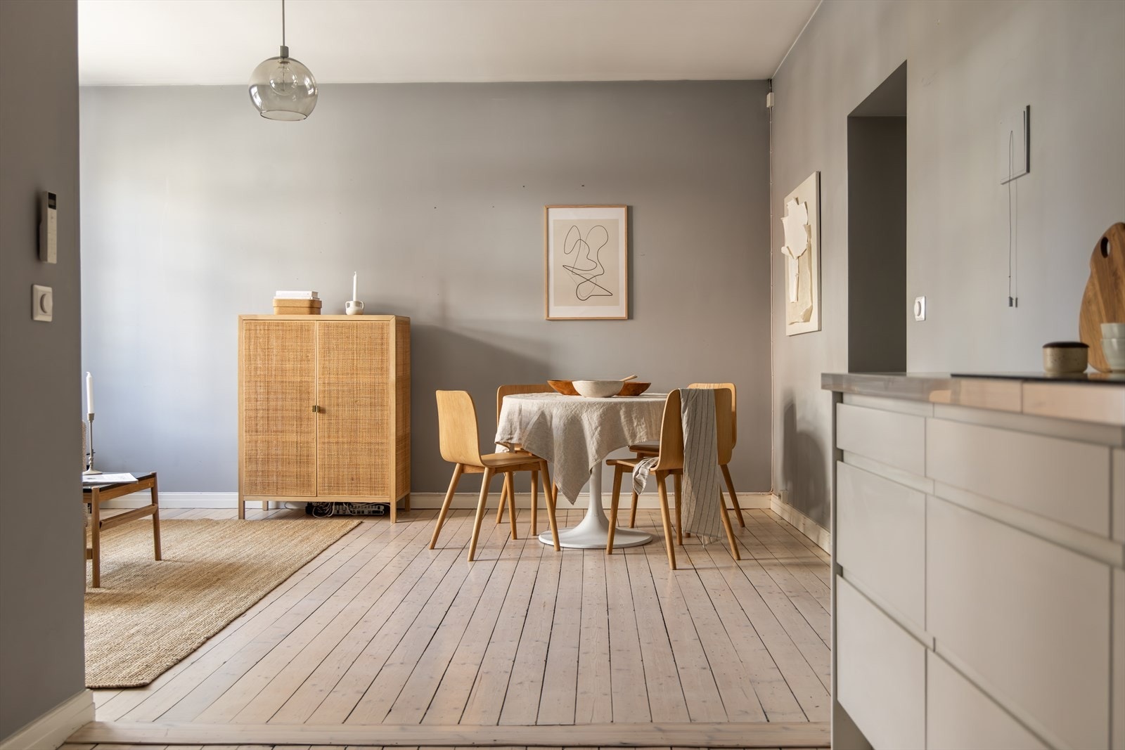 Sosial og åpen kjøkken løsning til stue Galleribilde