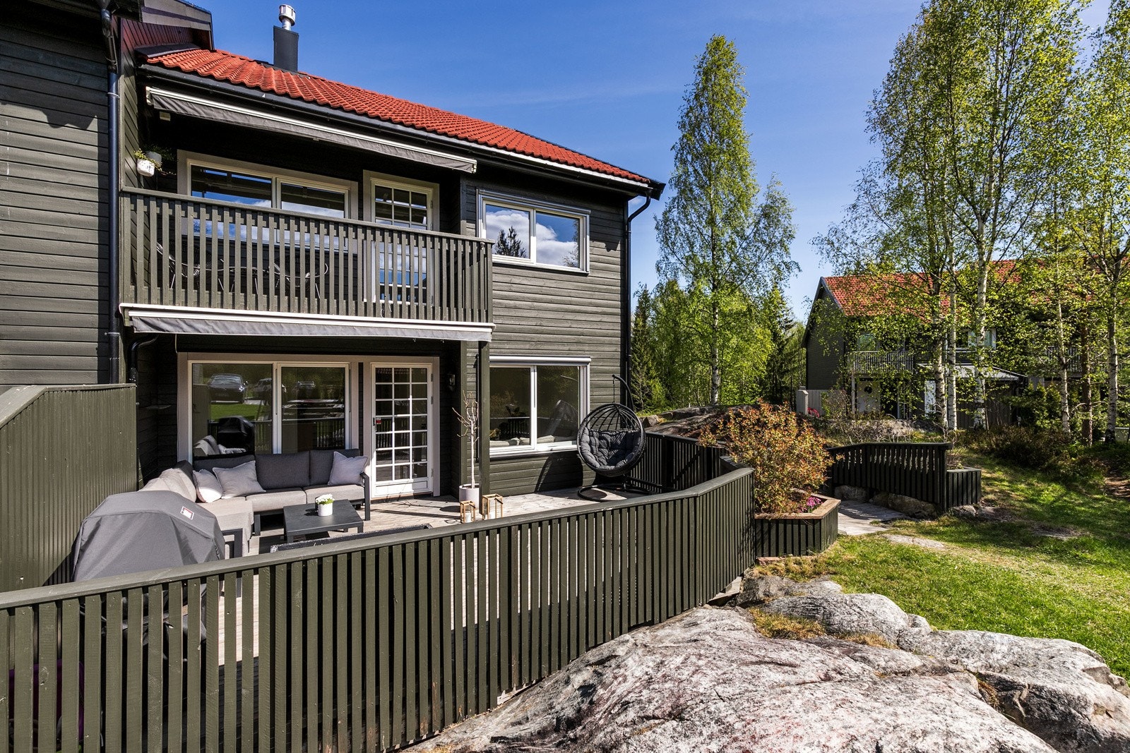 På terrassen kan man nyte late dager og sene kvelder i hyggelige omgivelser. Galleribilde