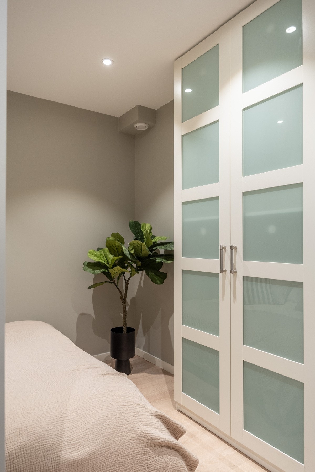 God plass til oppbevaring i garderobe Galleribilde