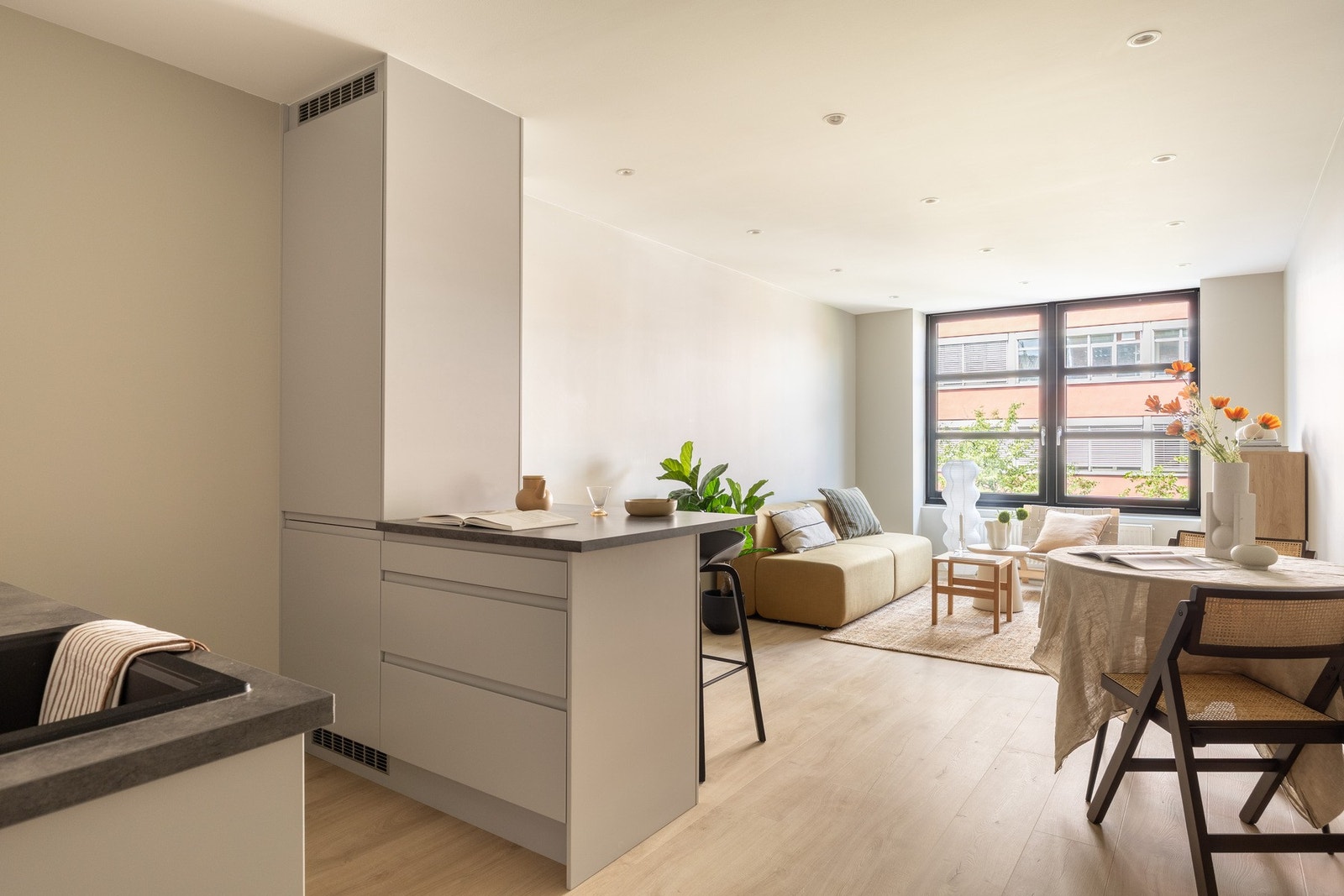 Leiligheten har en åpen og funksjonell planløsning. Galleribilde