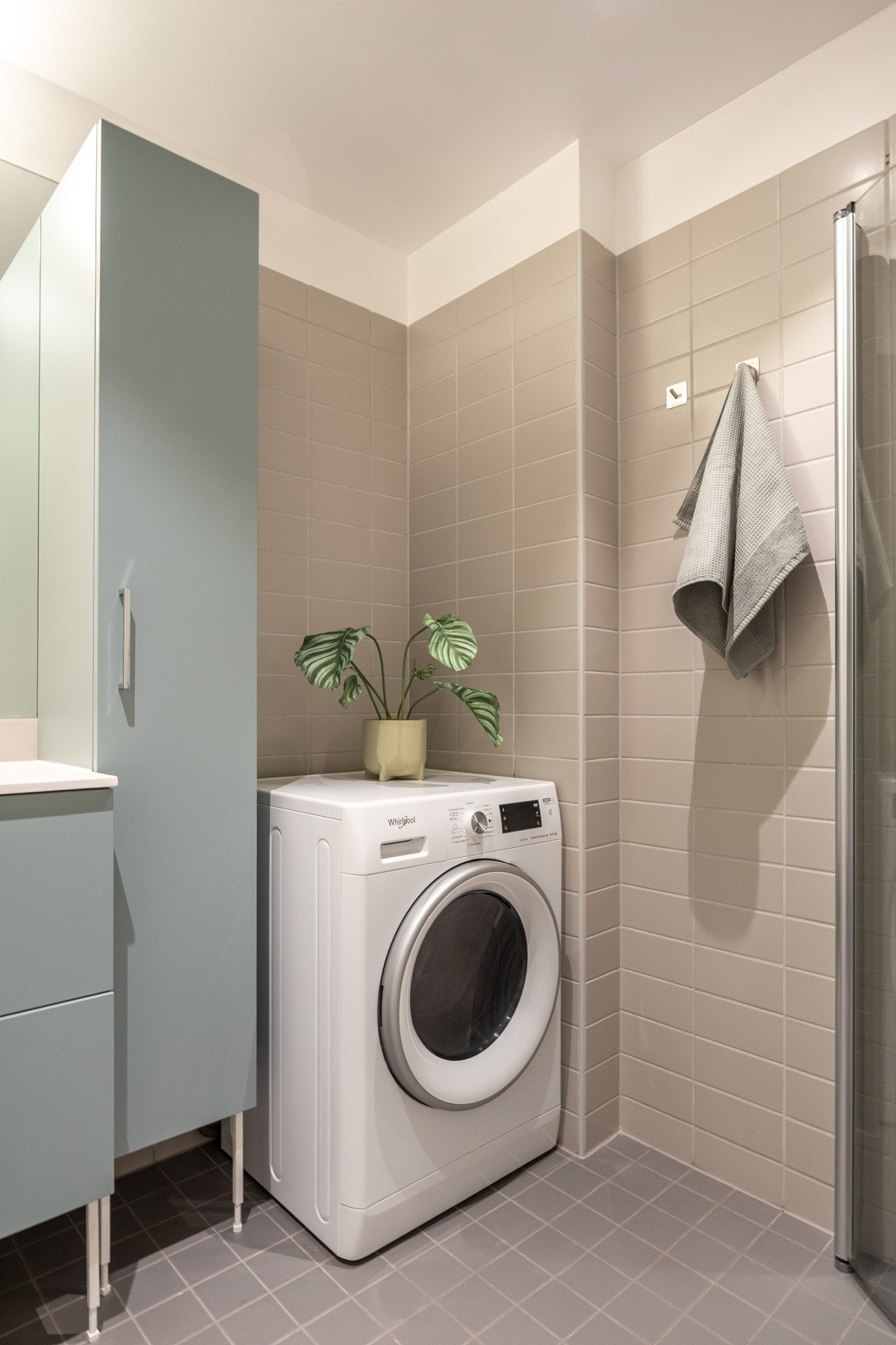 Det er opplegg og plass for vaskemaskin. Galleribilde