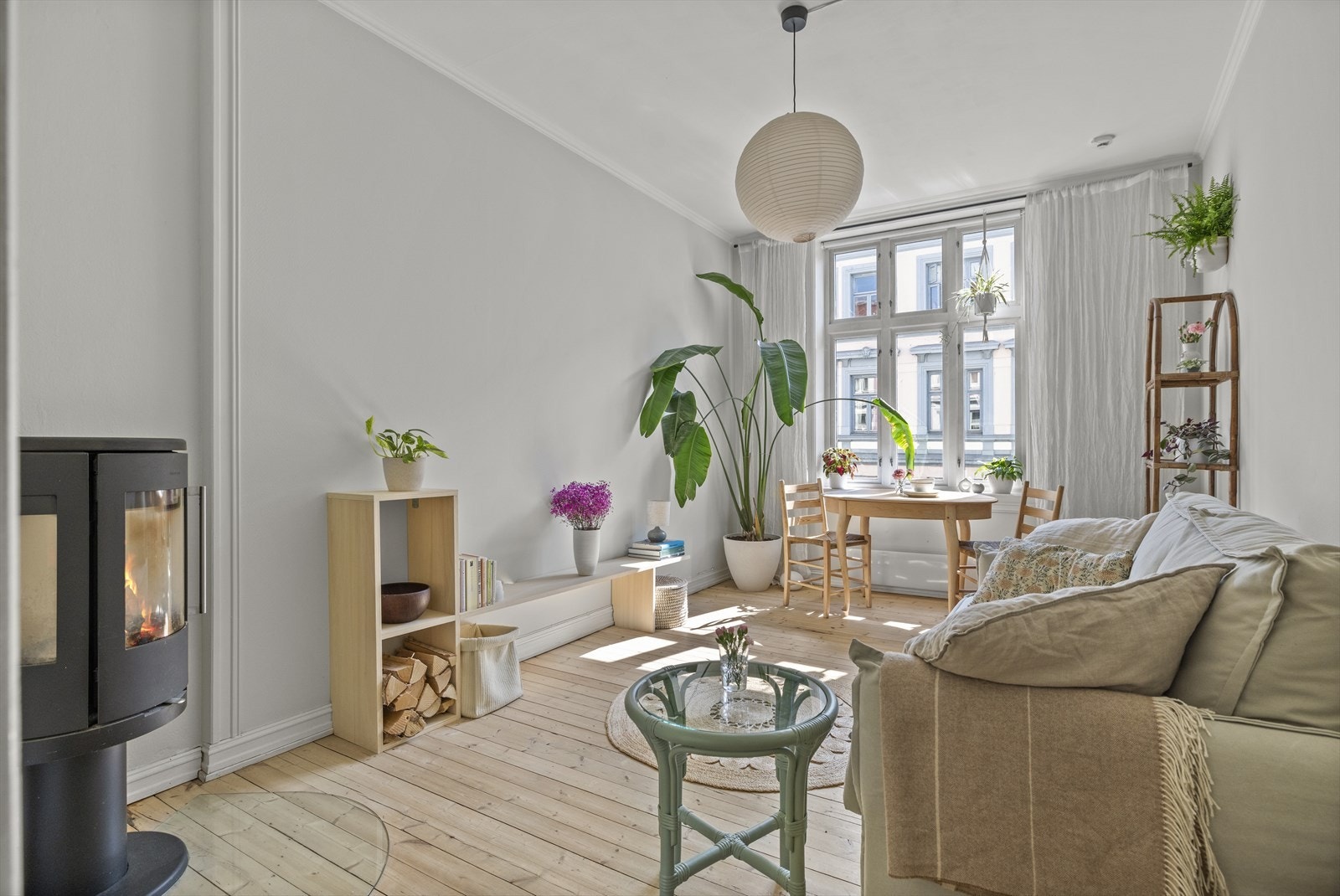 Selgers sitat: Den selges kun pga vi trenger større plass. Egentlig ville jeg bodd her for alltid". Galleribilde