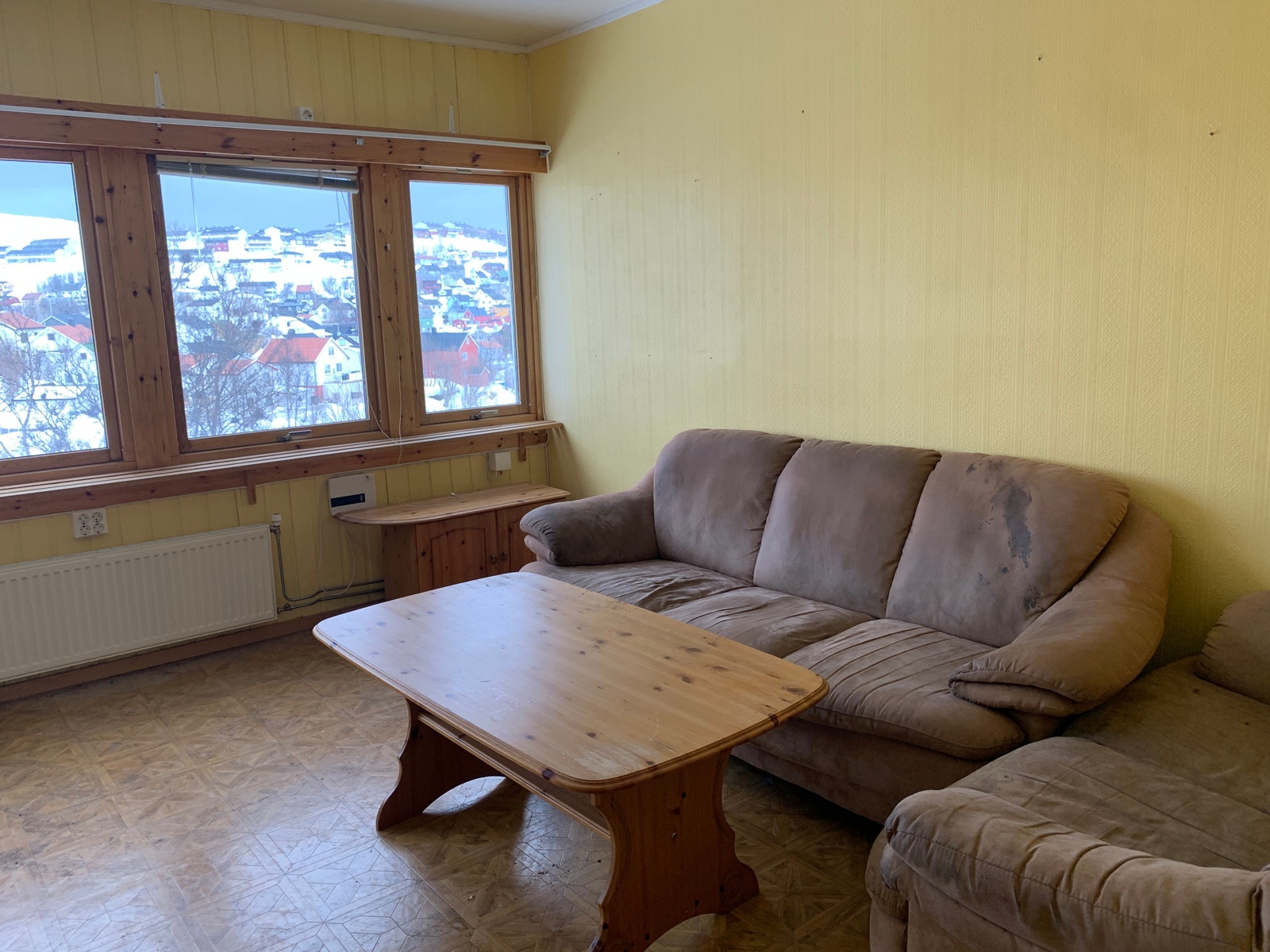 Stue. Møbler følger med ved salget. Galleribilde