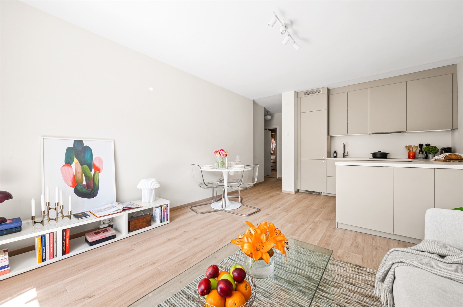 Hele leiligheten har blitt pusset opp i 2024. Galleribilde