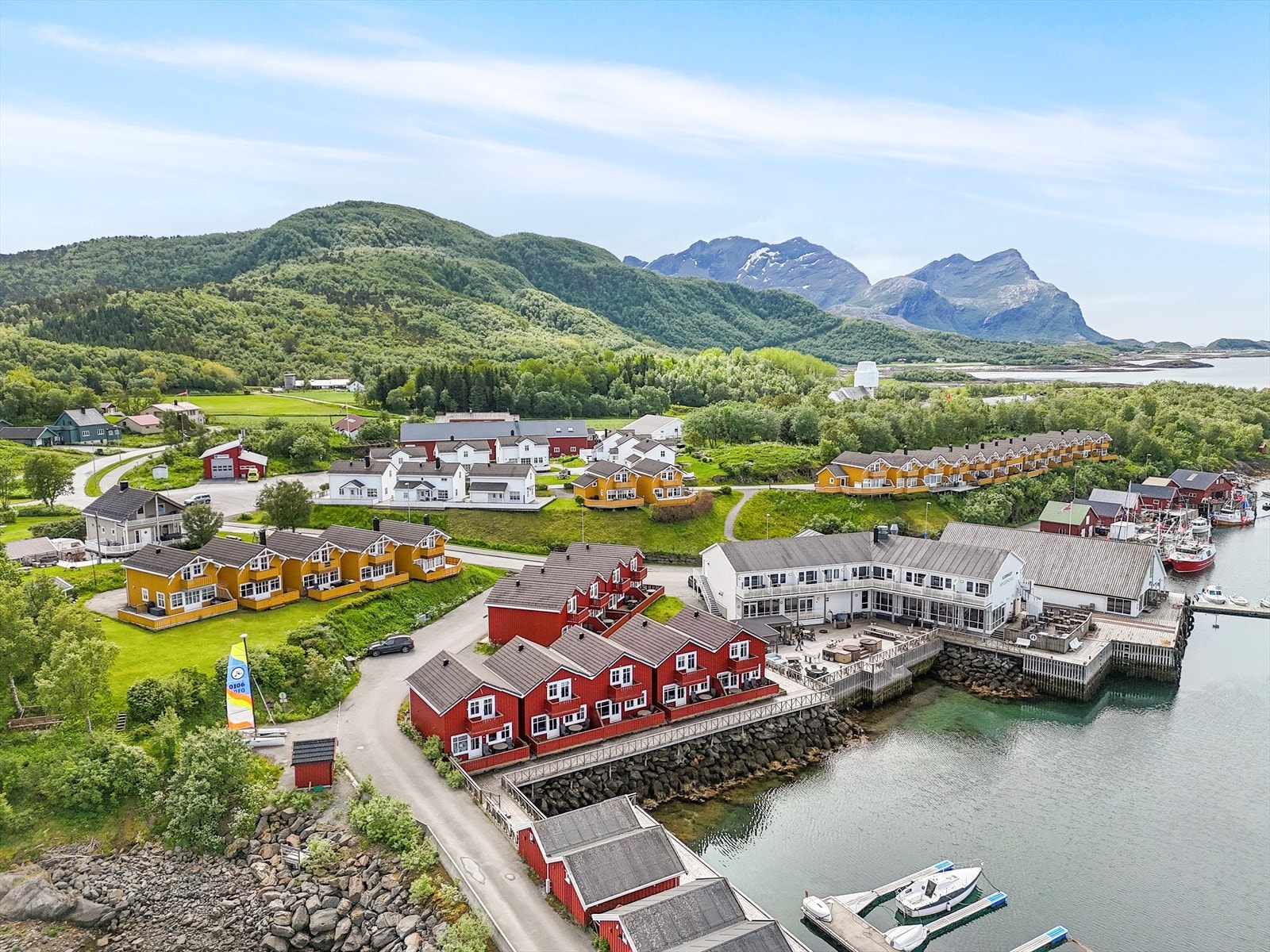 Idyllisk 4-roms sjøhus , vakre Kjerringøy havn - God standard - 3 uteområder - Praktfulle utsikts og solforhold! Galleribilde