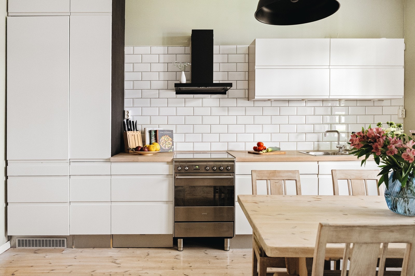 Her kan du prate med middagsgjestene mens maten gjøres i stand. Galleribilde