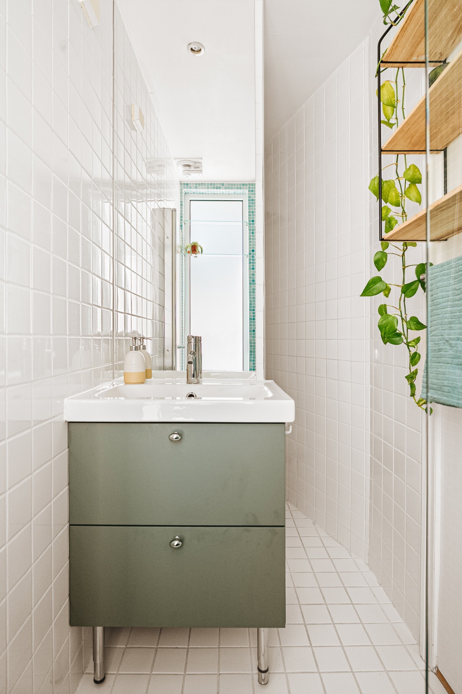 Pent baderomsmøbel med vask fra 2023. Galleribilde