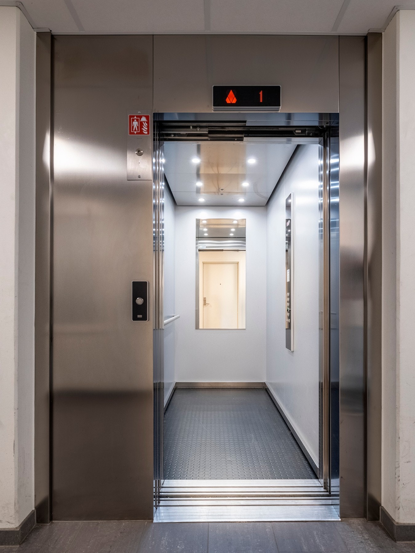 Det er heis i bygget. Galleribilde