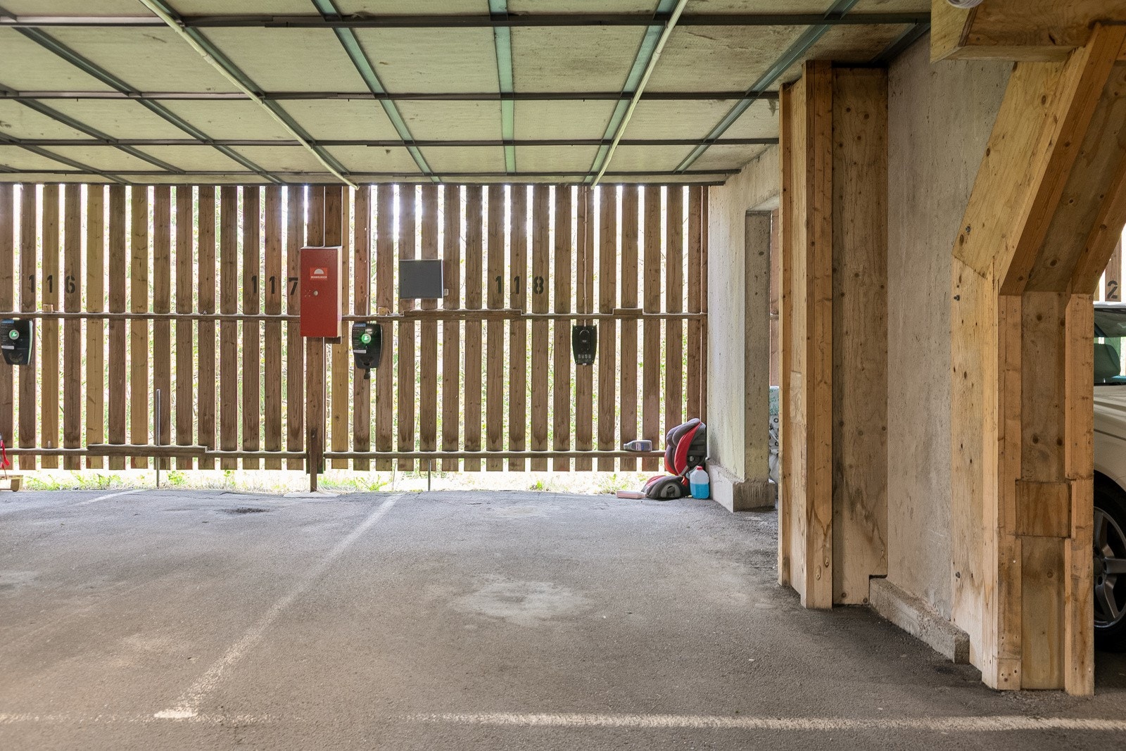 Til leiligheten følger en garasjeplass med elbillader. Galleribilde
