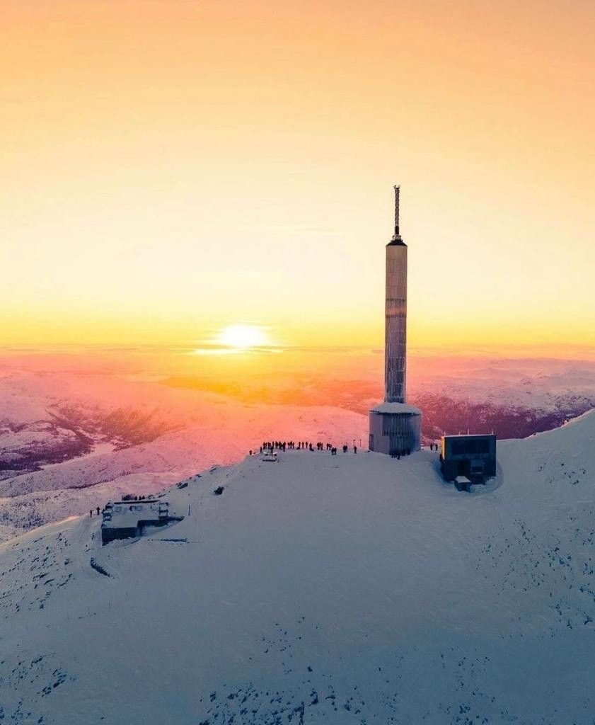 Soloppgang Gaustatoppen Galleribilde