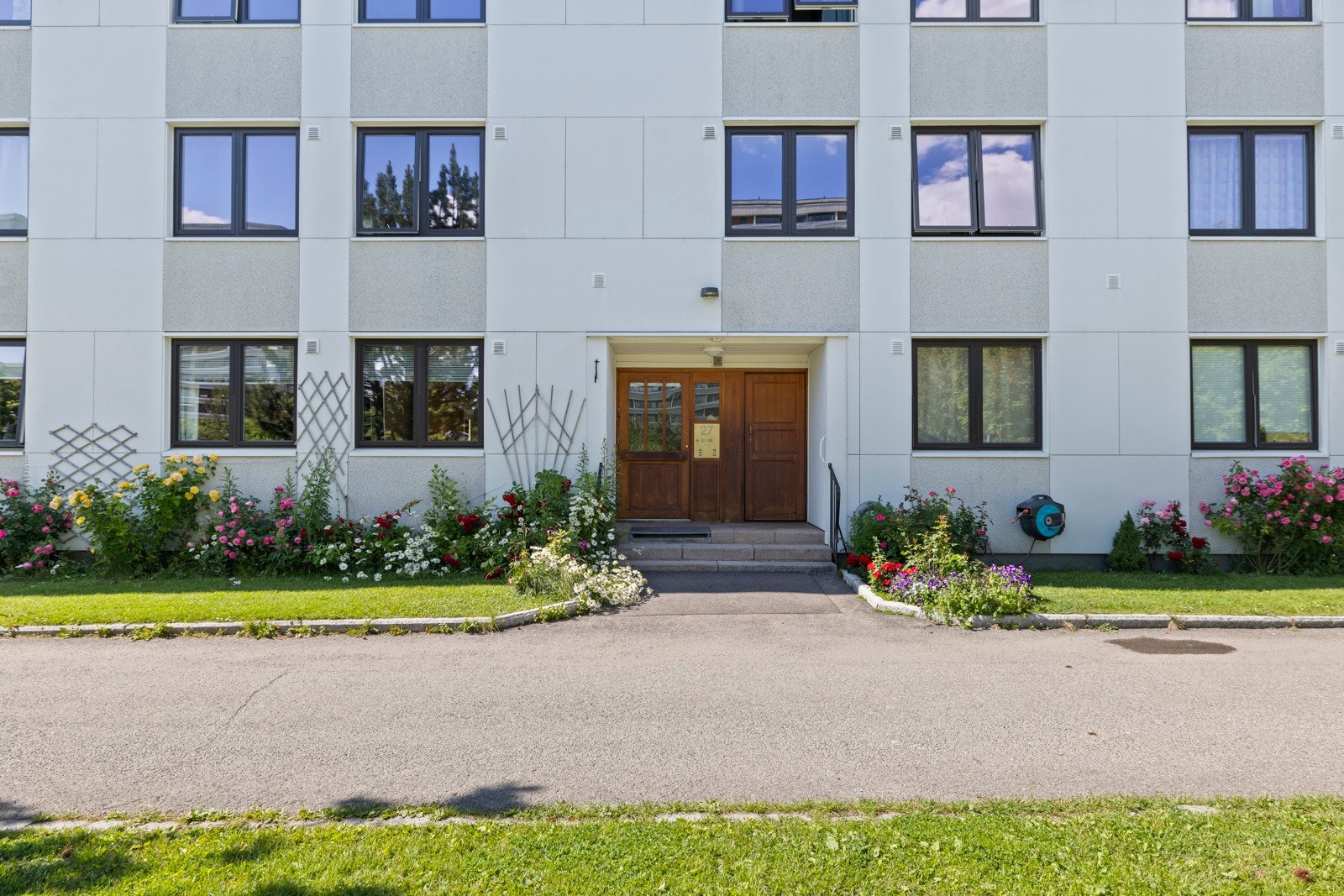Meget hyggelig inngangsparti Galleribilde