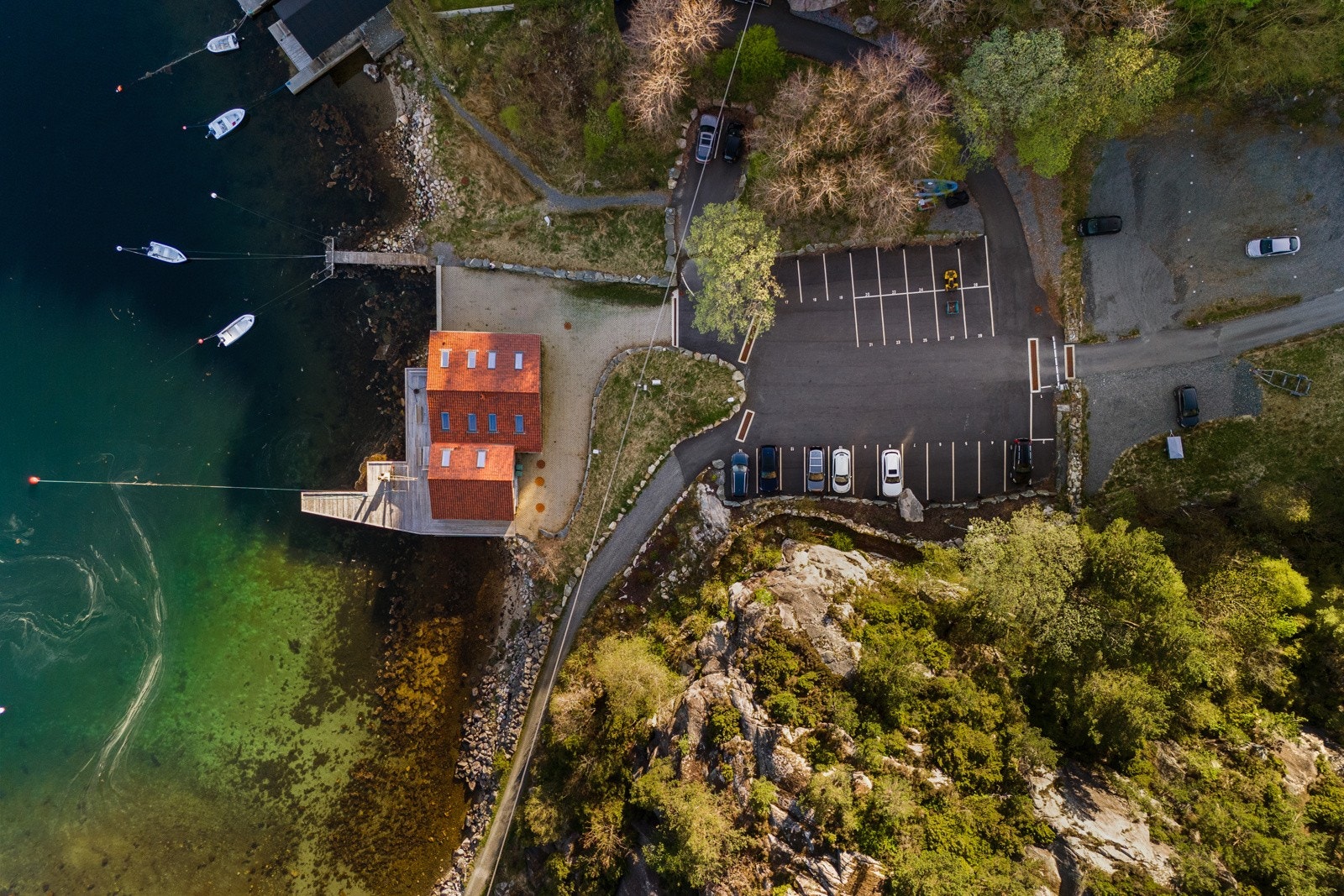 - Bare 3-5 min unna hytten, følger det 2 parkeringsplasser på avbildet parkeringsområde - Galleribilde