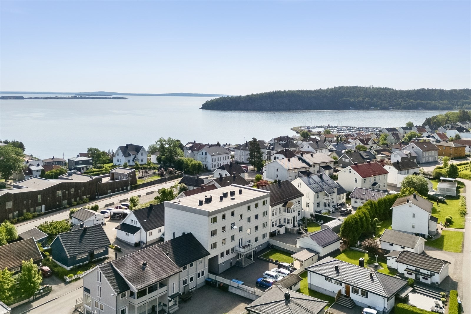 Kort vei også til badestrand på Hagemann Galleribilde