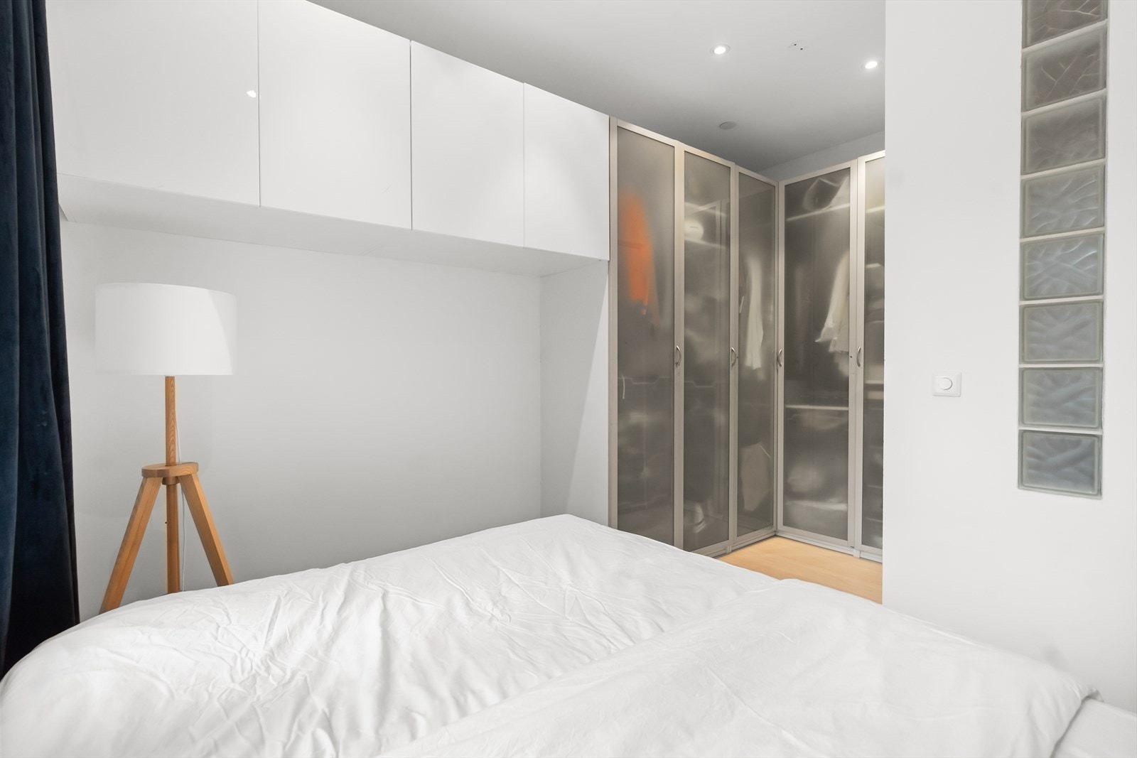 Det medfølger garderobeskap. Galleribilde