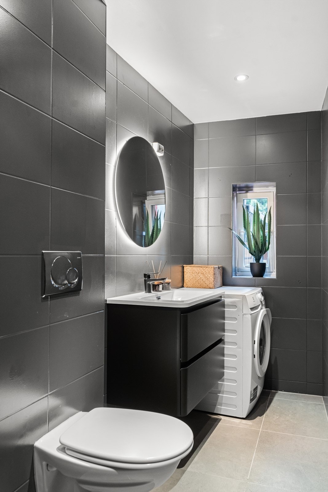 Her finner du gulvvarme, downlights og opplegg for vaskemaskin. Galleribilde