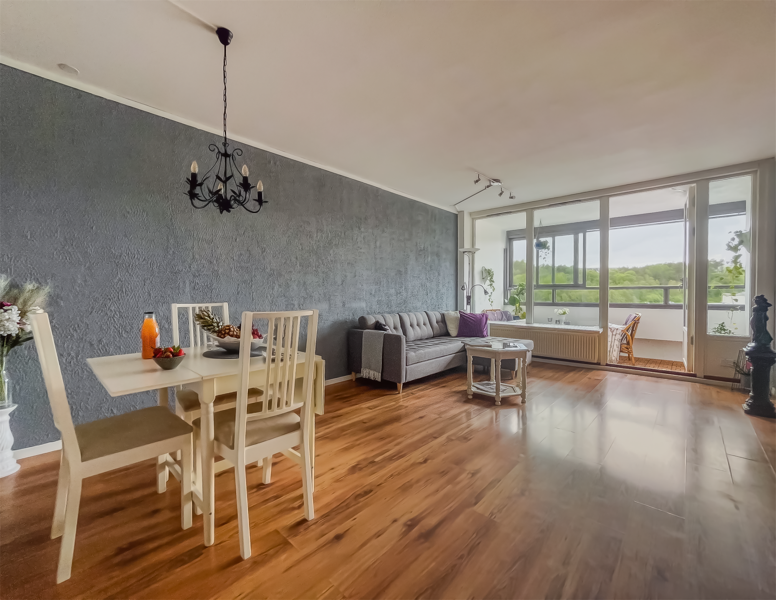 God plass til både spise- og sittegruppe. Galleribilde