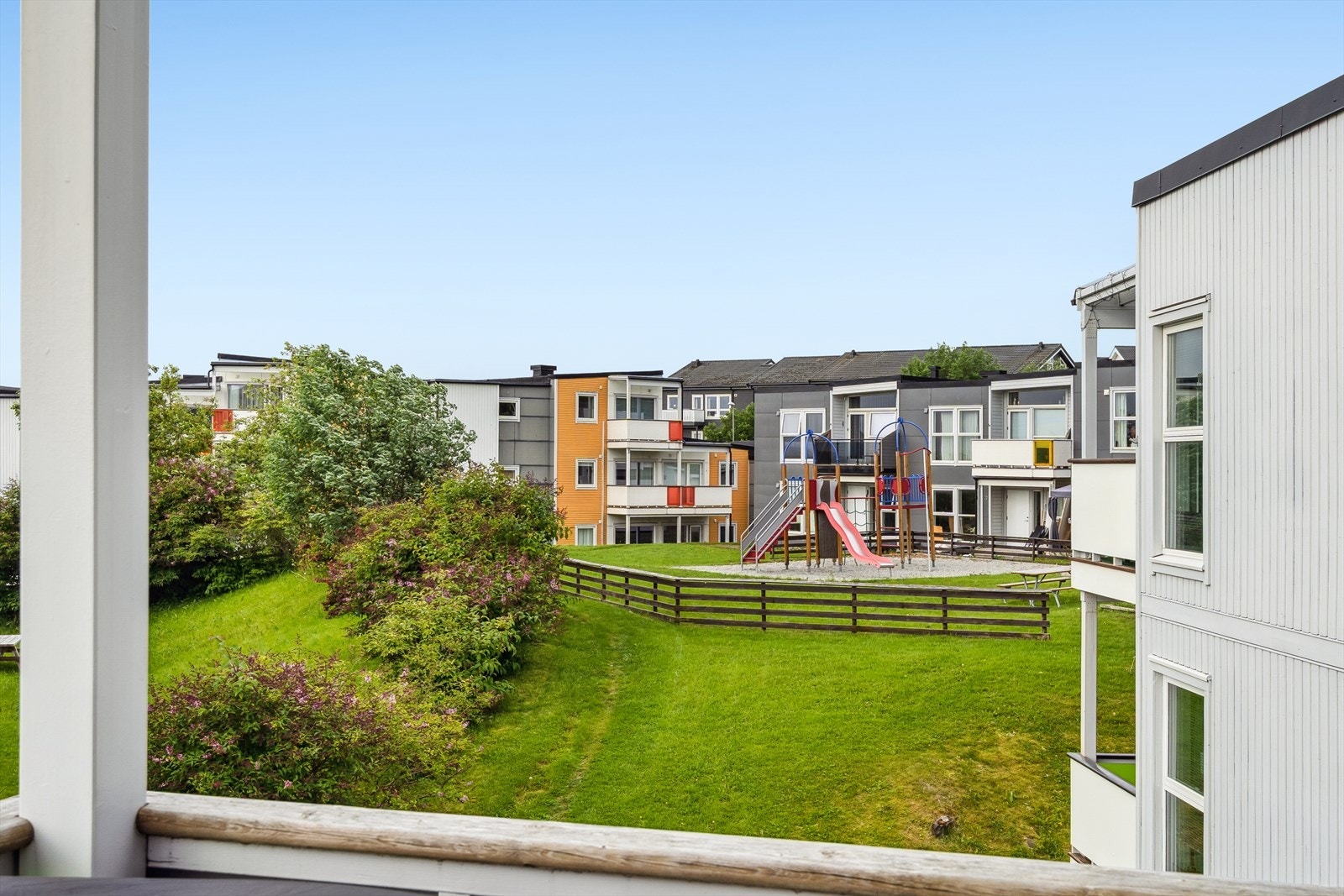 Hyggelig utsyn mot grøntarealer. Galleribilde