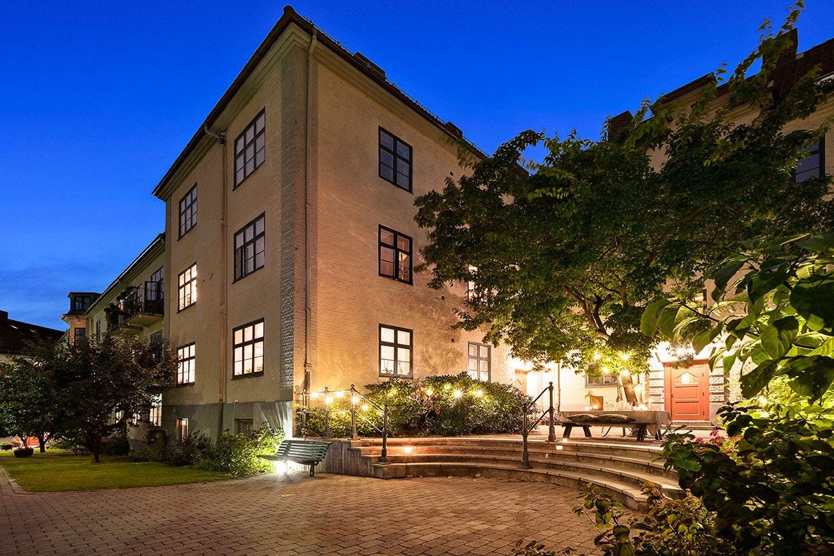 Frankrikegården har en skjermet og meget sentral beliggenhet. Galleribilde