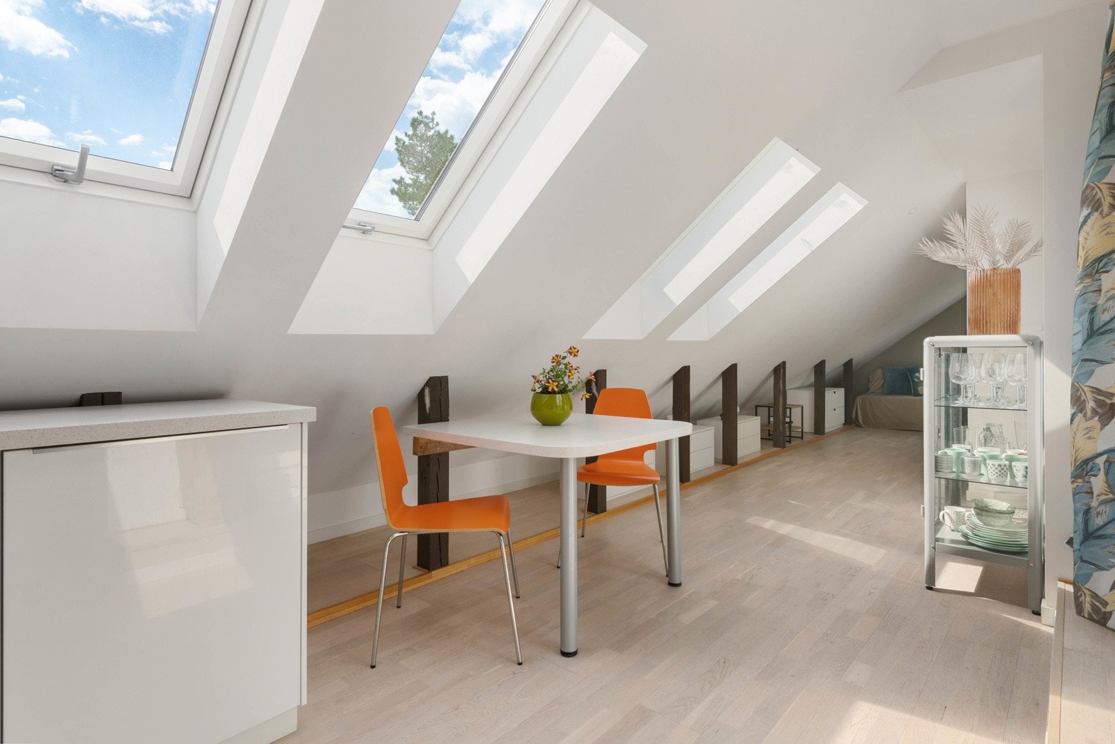 Loftetsleiligheten er utleid. Leietager vil gjerne fortsette leieforholdet. Galleribilde