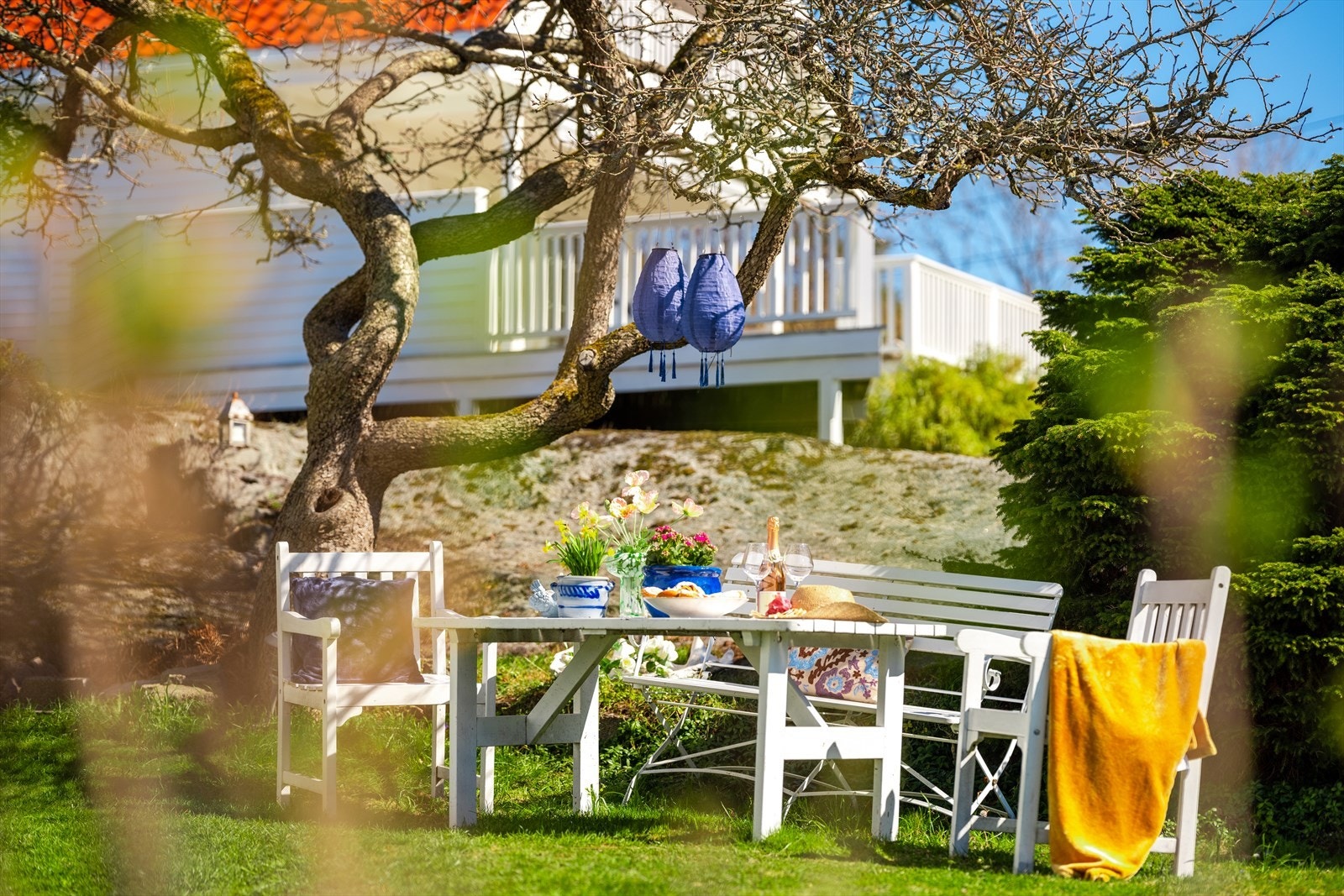 Den store hagen gir ypperlige muligheter for å nyte lange sommerdager, med venner og familie. Galleribilde